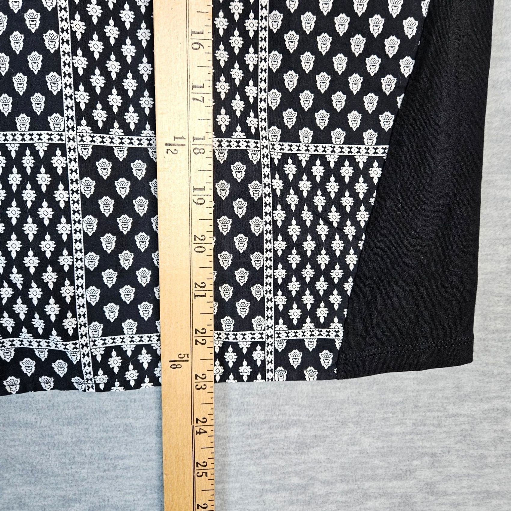 Uniqlo Uniqlo Women's Black White Cap Sleeve Floral Printed Top Size S Size S / US 4 / IT 40 - 6 Thumbnail