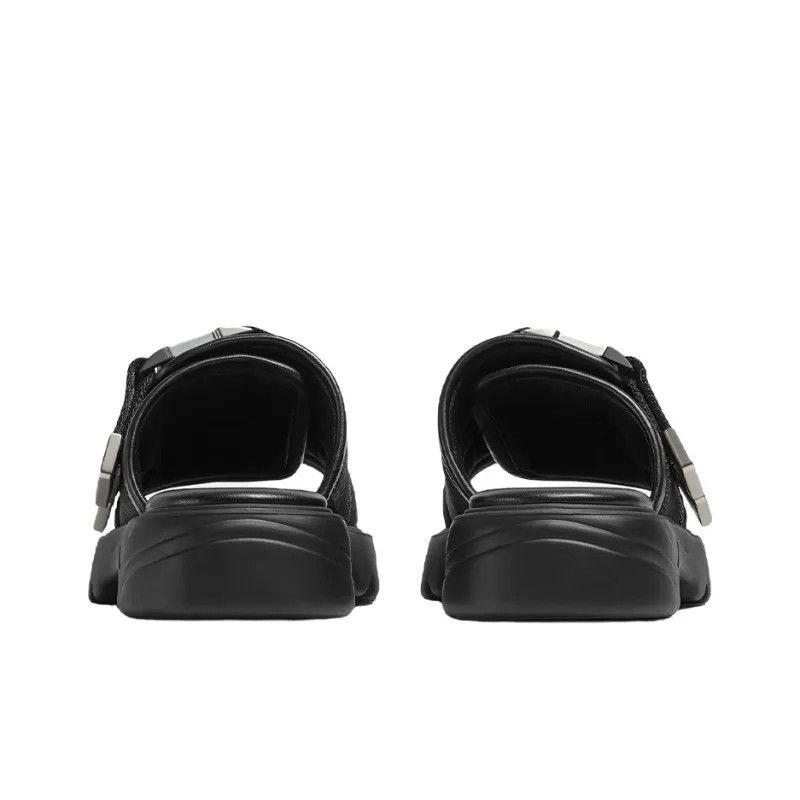o1n1vont1024 Flash Flat Sandals in Black