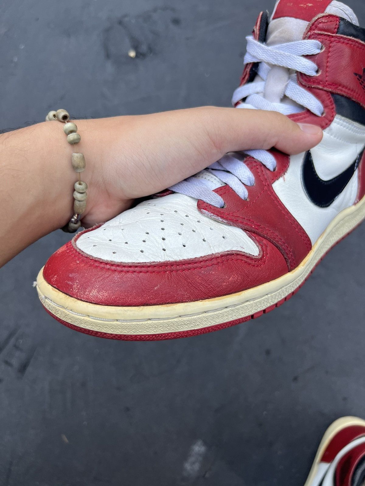 Jordan Brand Jordan 1 OG 1985 Chicago Size US 9.5 / EU 42-43 - 12 Thumbnail