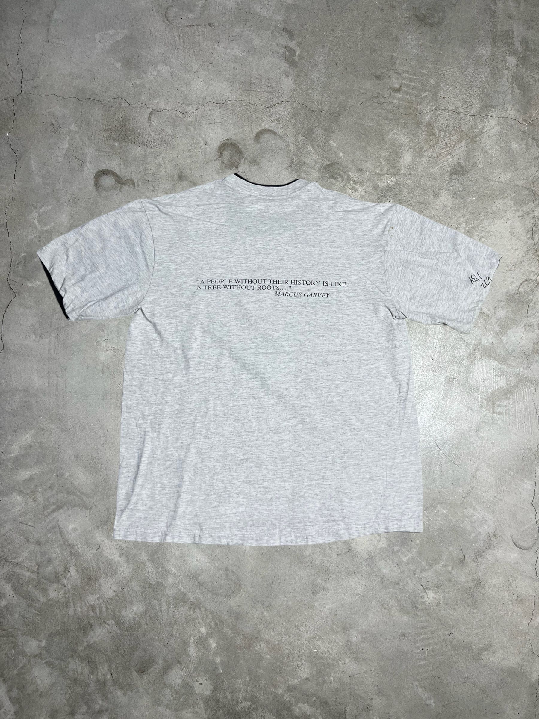 Vintage Vtg 90s Break the Chains Human Rights Art Tee (XL) GTMD901 Size US XL / EU 56 / 4 - 5 Thumbnail