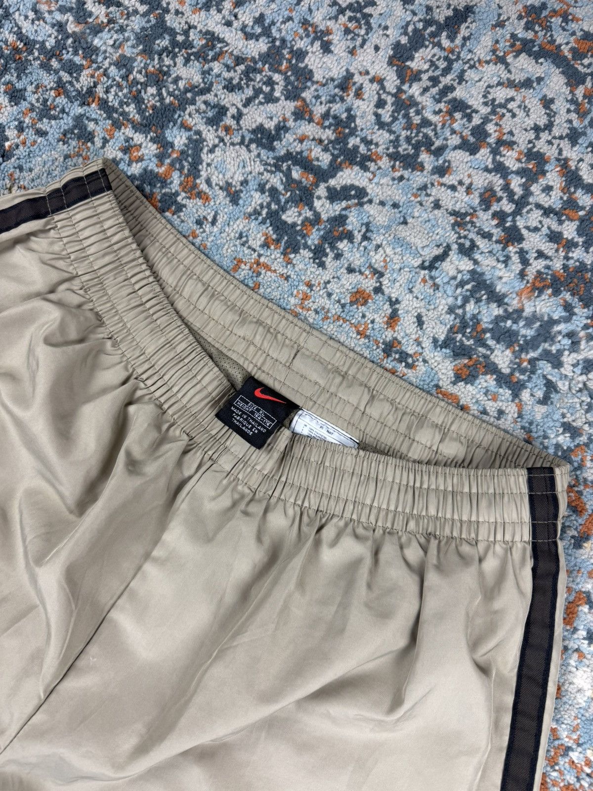 Nike Vintage 90s Nike baggy shorts swimming trunks earth tones Size US 32 / EU 48 - 7 Thumbnail