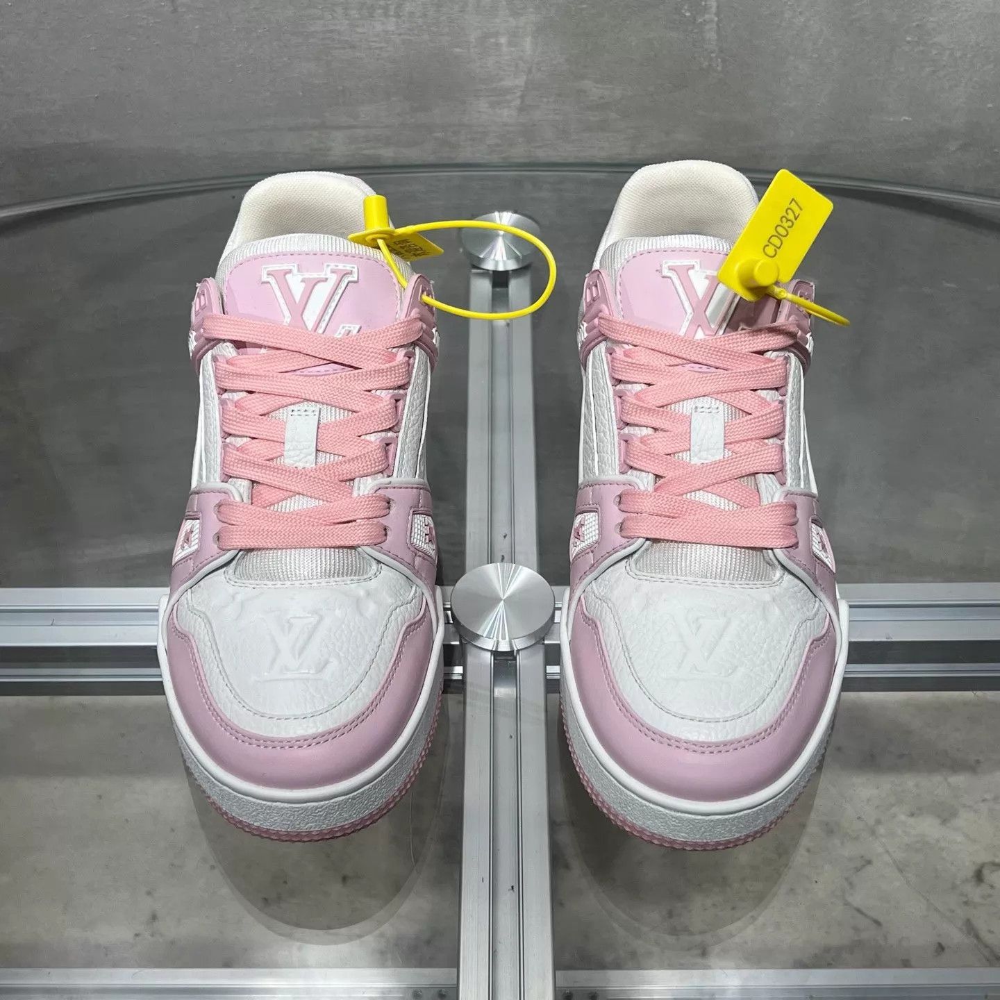 Louis Vuitton Louis Vuitton Trainer White/Pink Women's UK2.5/36.5 New Size US 6 / IT 36 - 1 Thumbnail
