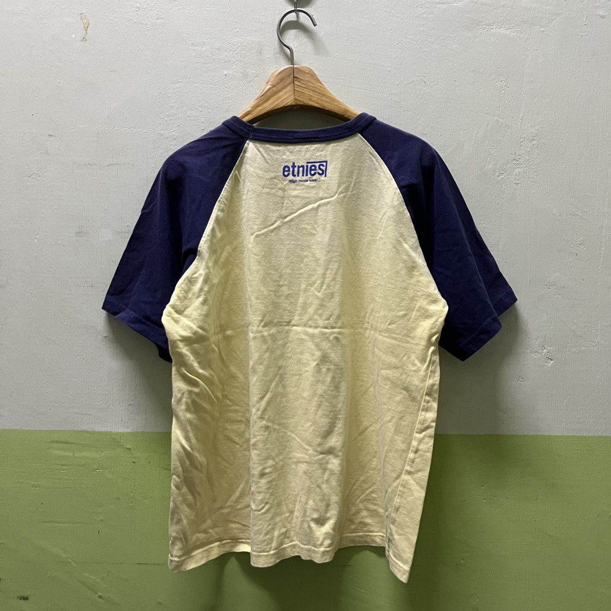 Etnies Rare Vintage Etnies Skateboard Tees Size US S / EU 44-46 / 1 - 2 Thumbnail