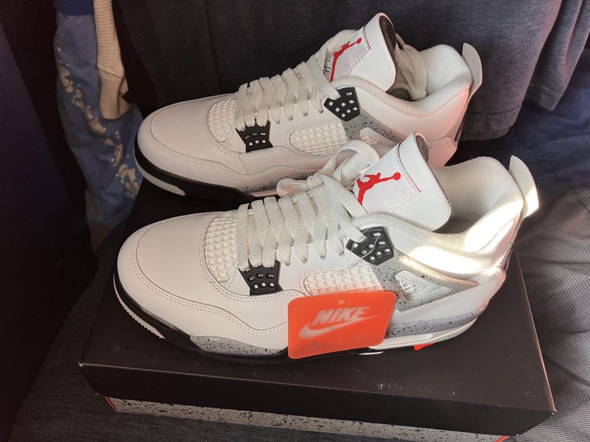 Jordan Brand White cement 4’s sz 8.5 Size US 8.5 / EU 41-42 - 2 Thumbnail