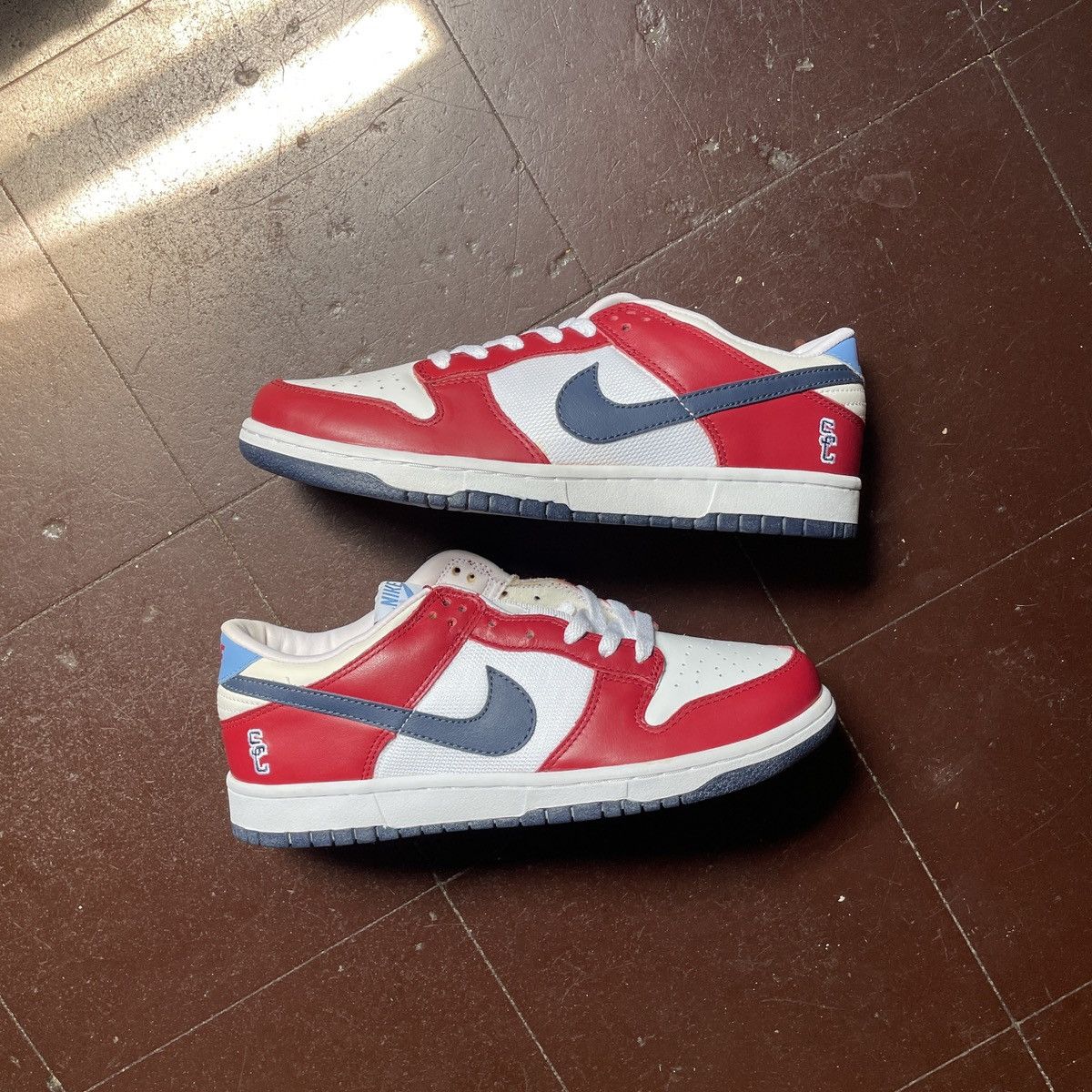 NIKE DUNK LOW SUPREME COURT RED NAVY UNC sb buck doom unkle