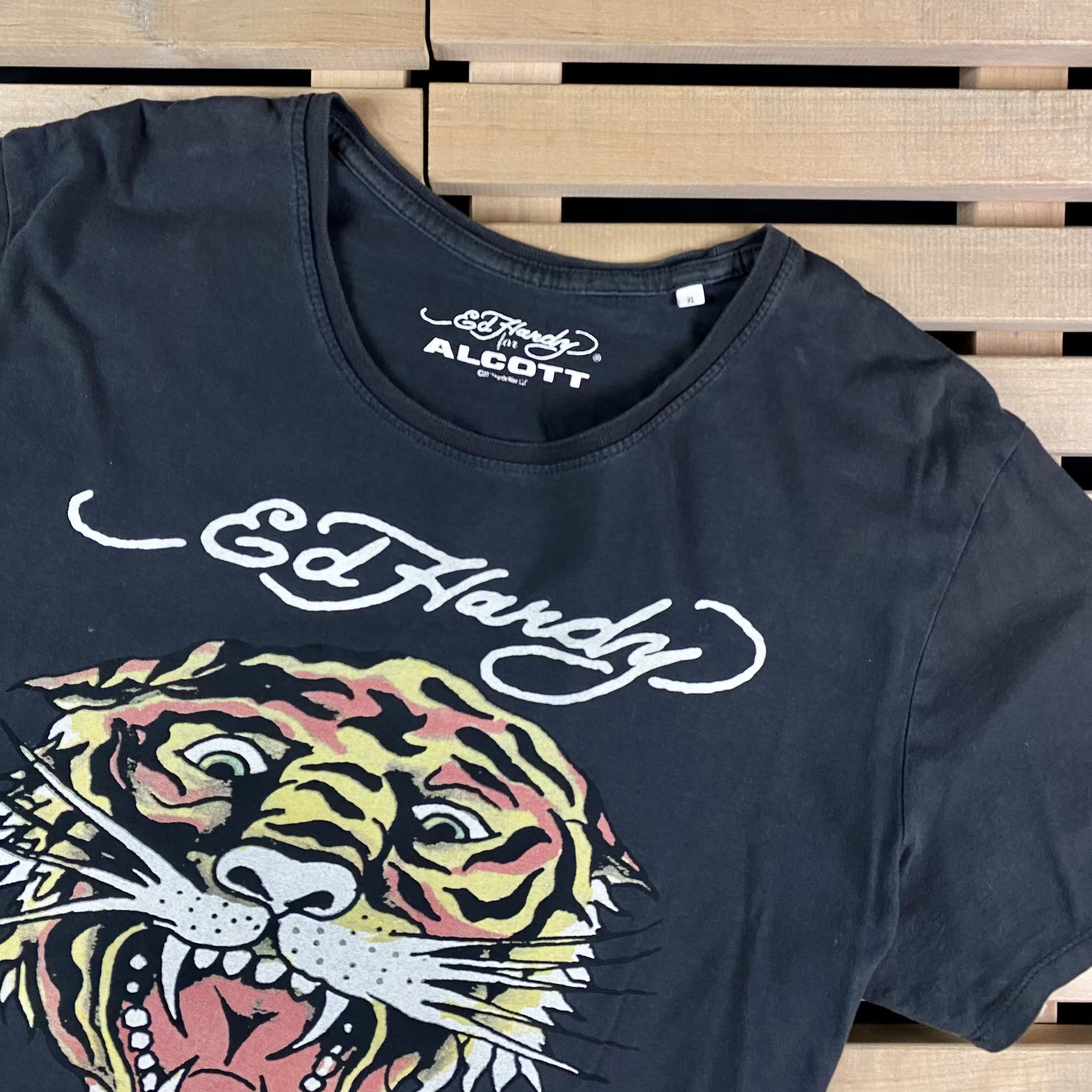 Ed Hardy × Vintage Mens T-Shirt Ed Hardy Vintage Big Logo Size XL Size US XL / EU 56 / 4 - 2 Thumbnail