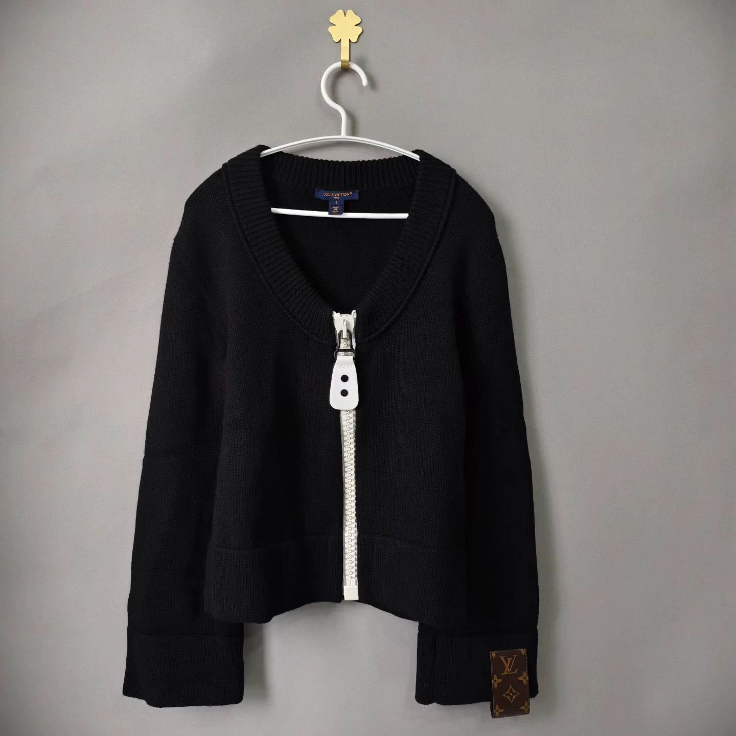 Louis Vuitton LOUIS VUITTON zip Vneck colorblock longsleeve knit S Size S / US 4 / IT 40 - 1 Thumbnail