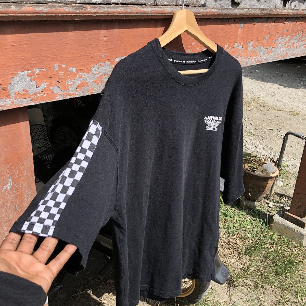 Vintage Vintage y2k Airwalk Over Saiz Tshirt Size US L / EU 52-54 / 3 - 5 Thumbnail
