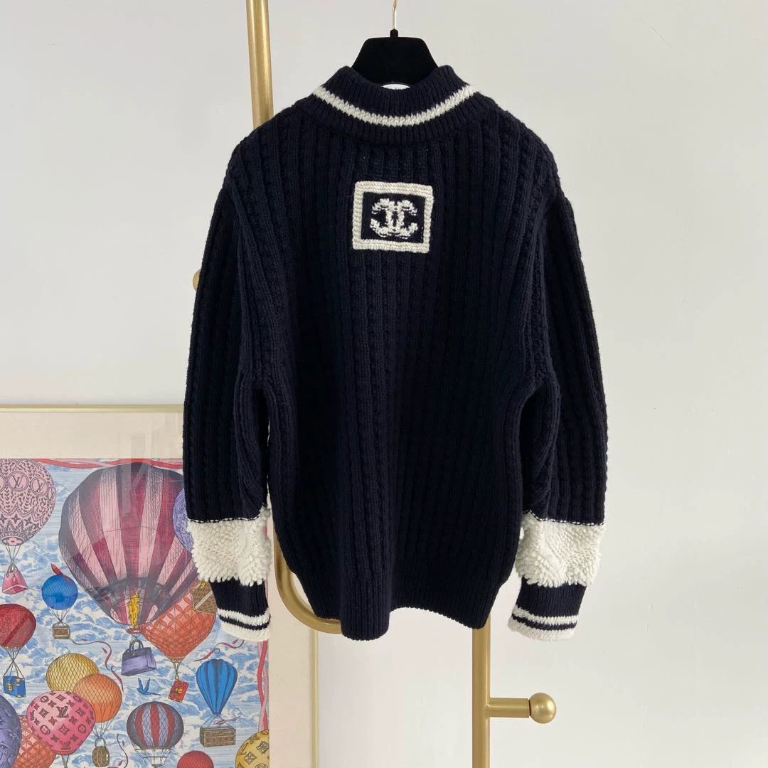 Chanel Chanel Navy Blue knit V-neck pullover 34 Size XS / US 0-2 / IT 36-38 - 3 Thumbnail