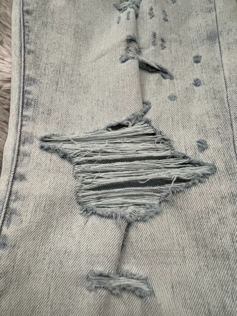Amiri Amiri Size 30 Light wash destroyer jeans Size US 30 / EU 46 - 2 Thumbnail