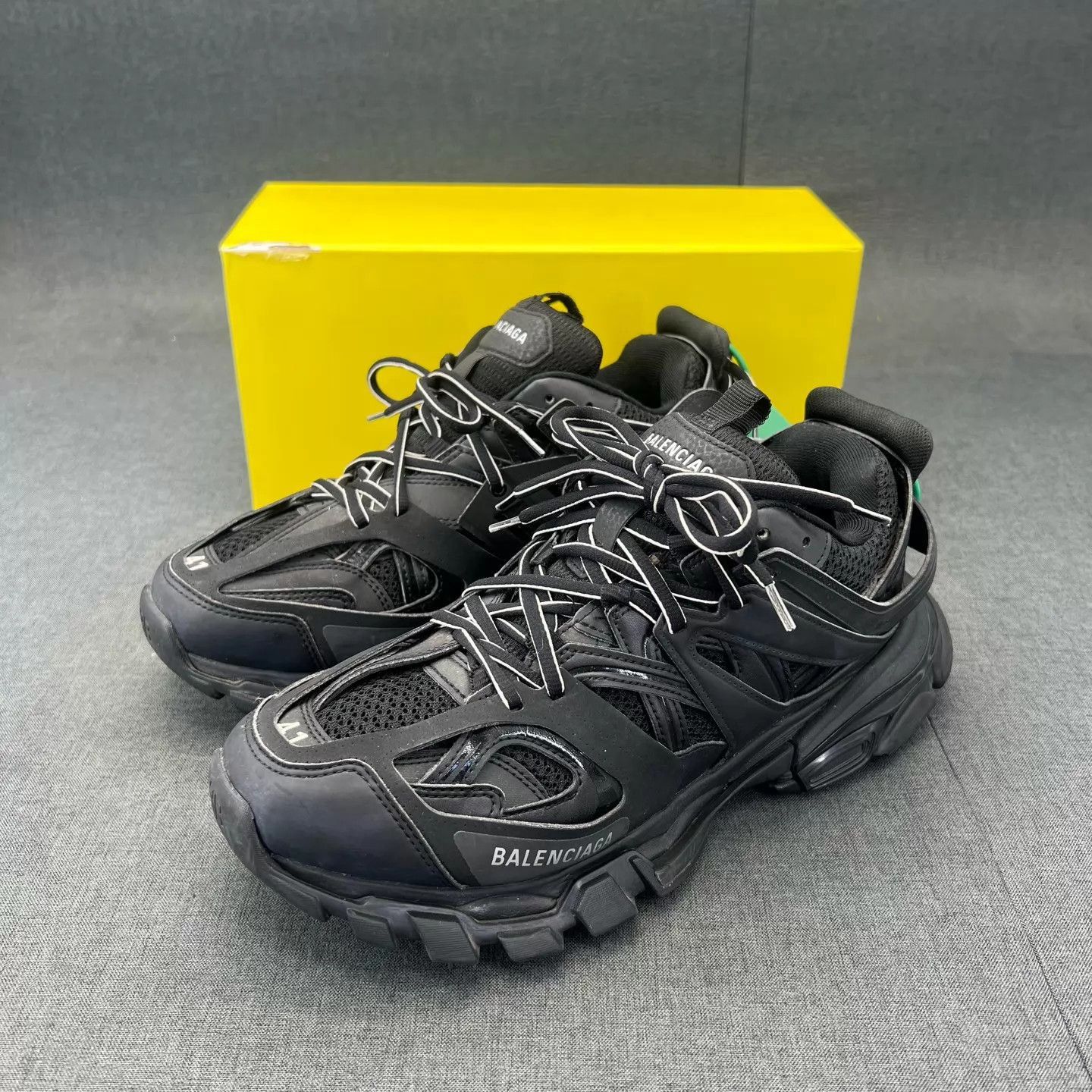 Balenciaga Black Low-Top Sneakers Size 8 Size US 8 / EU 41 - 1 Thumbnail