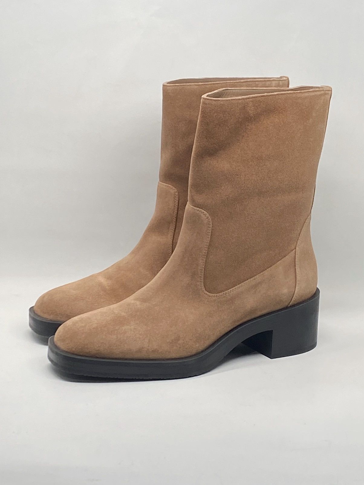 Stuart Weitzman Stuart Weitzman Kaia 40MM Sport Suede Booties size 9 Size US 9 / IT 39 - 2 Thumbnail