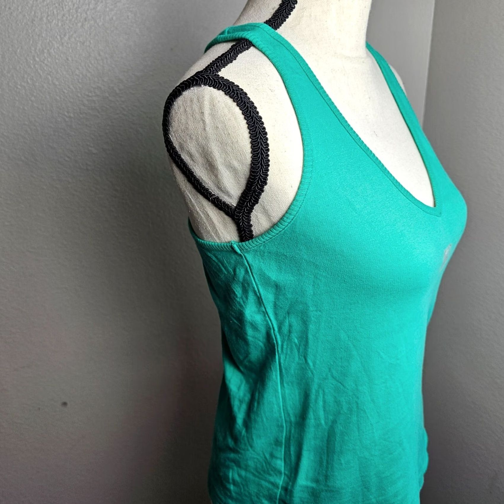 Vintage JLO XS Green Racerback Tank Shell Polyester Athletic Slim Women XS Tank Green Slimming Size XS / US 0-2 / IT 36-38 - 4 Thumbnail