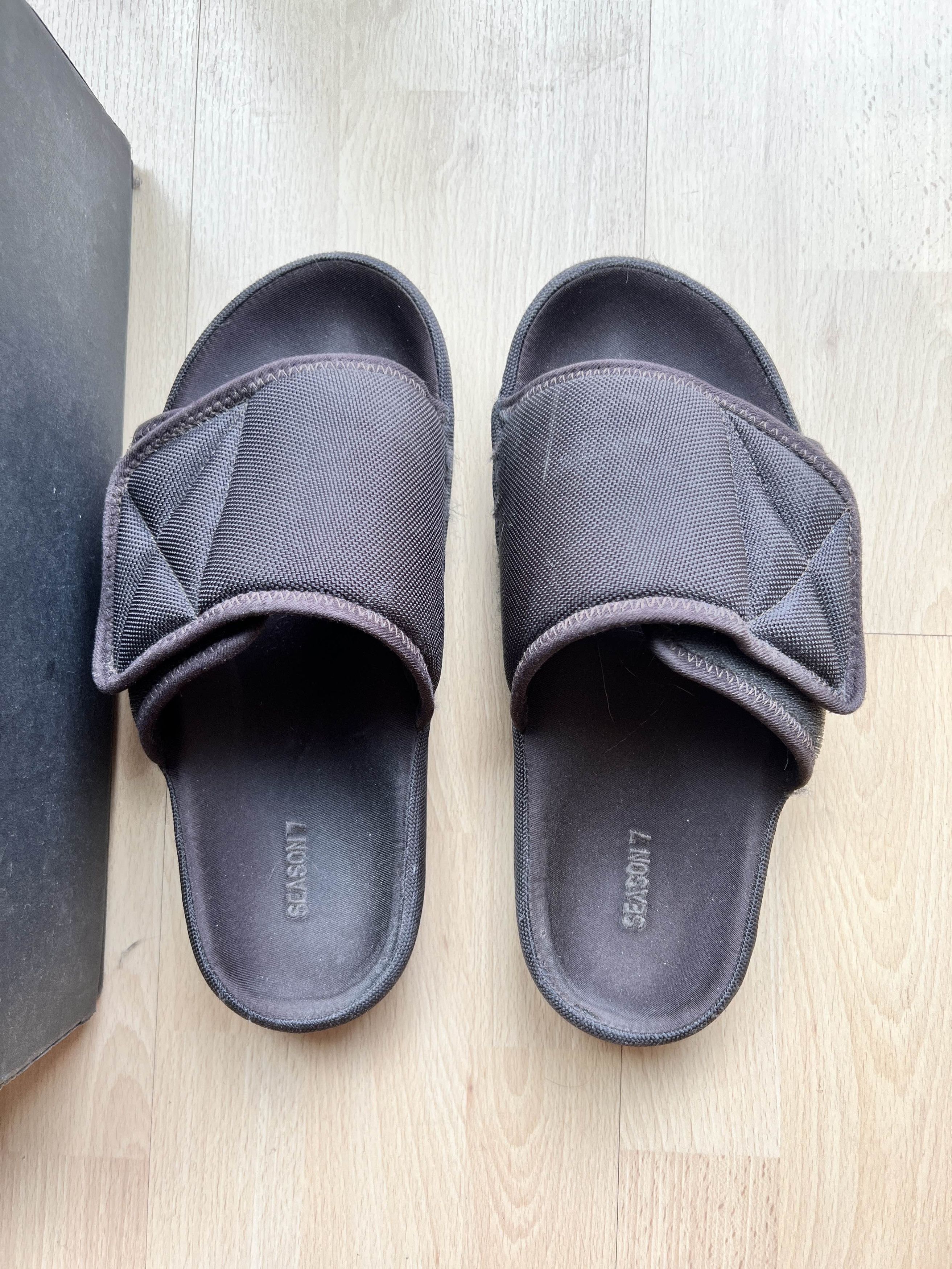 Yeezy Yeezy Season 7 Oil Slides Size US 10 / EU 43 - 2 Thumbnail