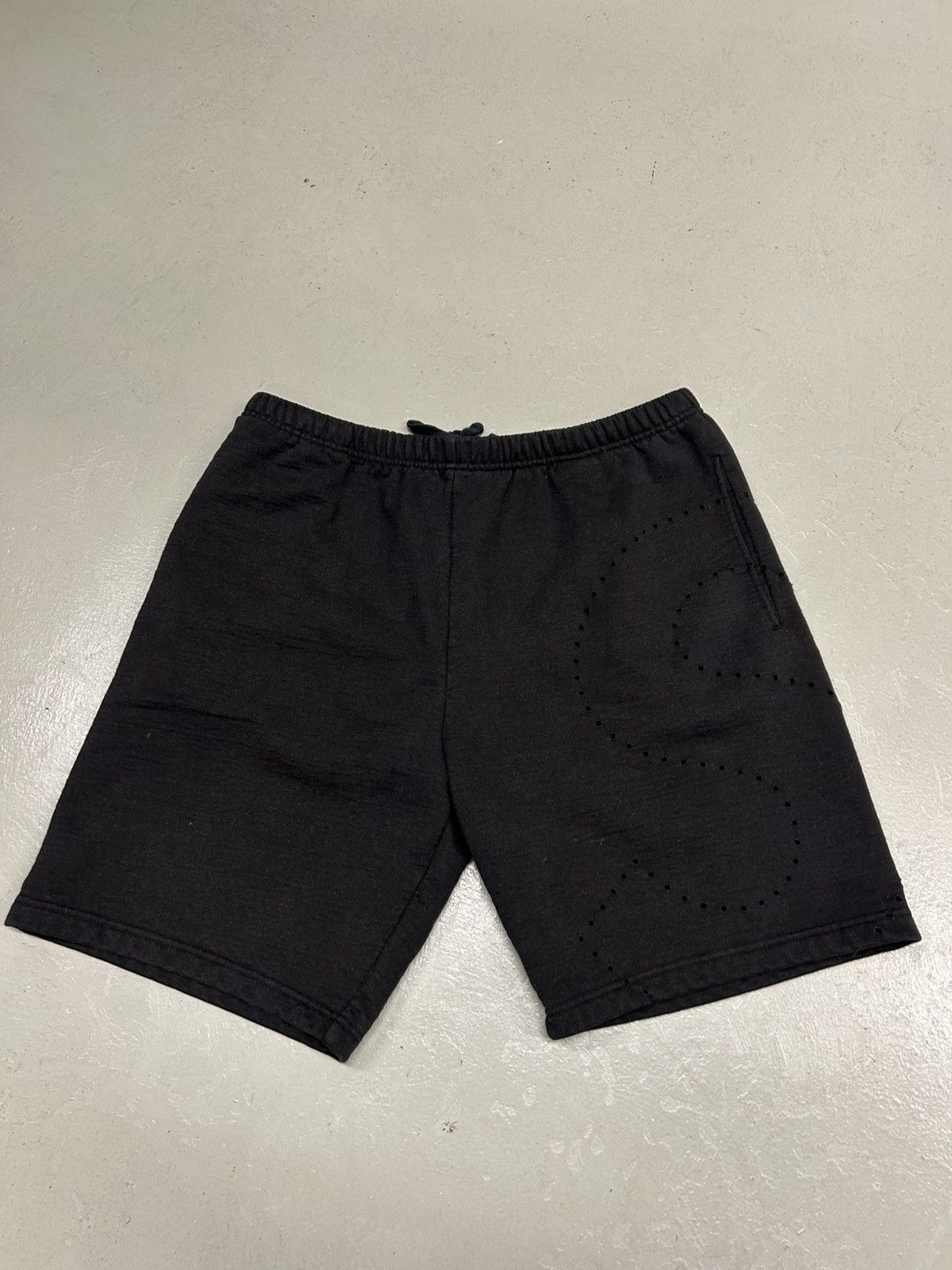 パンツ Supreme SmallBoxLogo SweatShort Black Supreme Supreme Small Box Logo Sweatshort Overdyed Black | Grailed