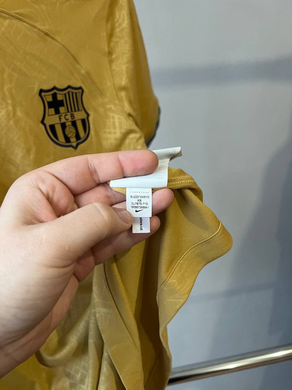 Nike NEW 2022/23 BARCELONA FC AWAY SOCCER JERSEY FOOTBALL SHIRTXS Size US XS / EU 42 / 0 - 12 Thumbnail