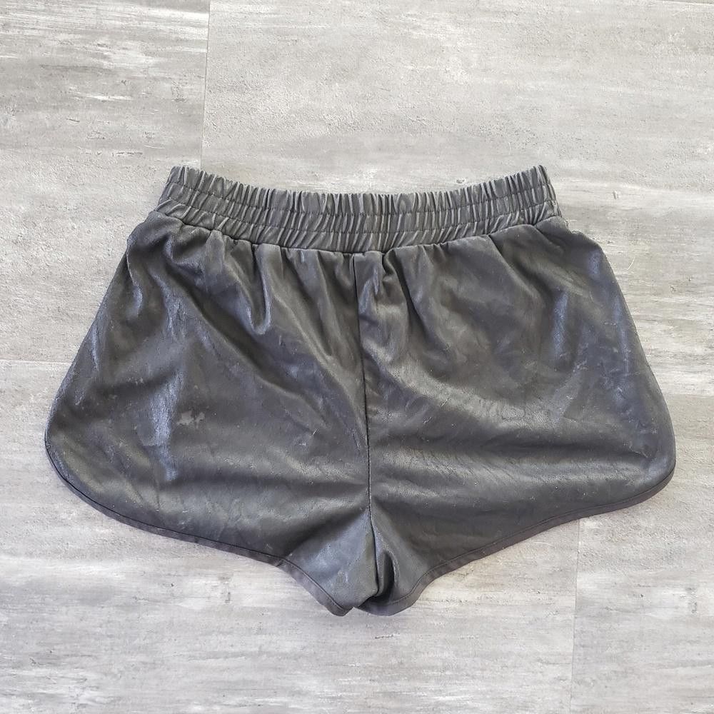 Designer Black Faux Leather Lily White High Waisted Short Size 26" / US 2 / IT 38 - 2 Thumbnail