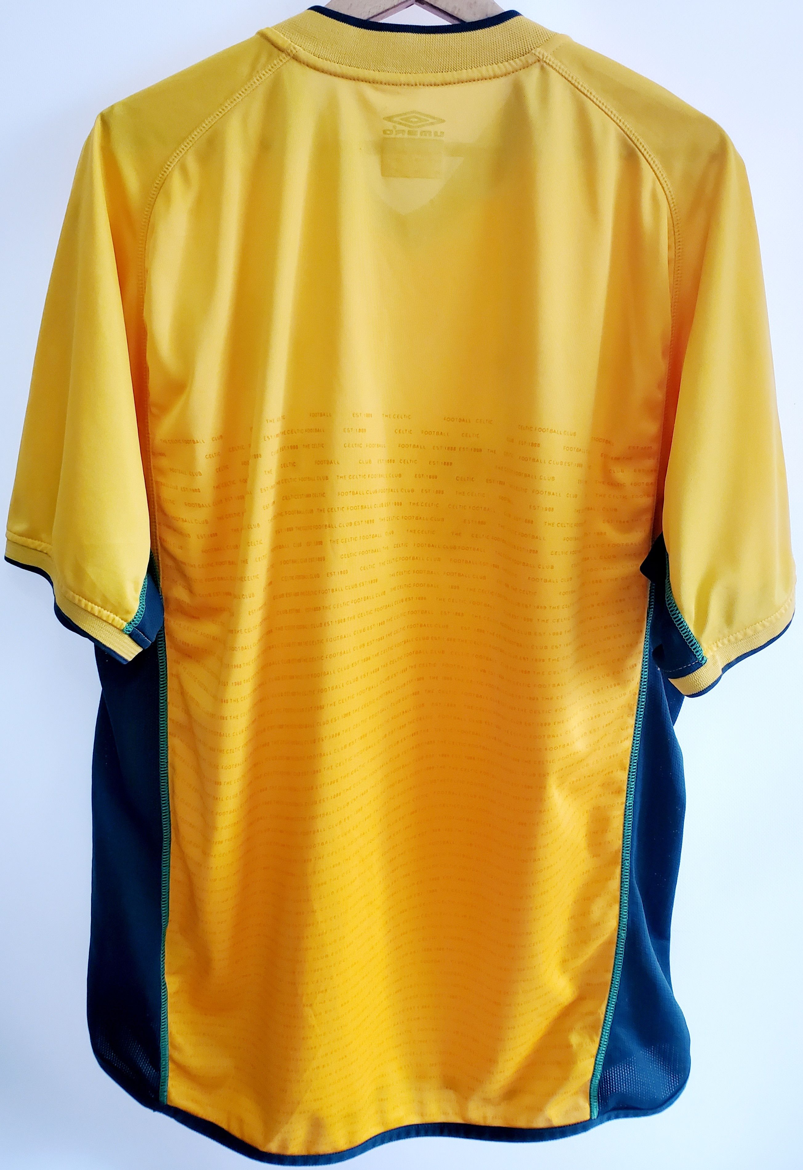 Umbro × Vintage Vintage Celtic Scottish 2002/2003 Away soccer jersey size Xl Size US XL / EU 56 / 4 - 5 Thumbnail