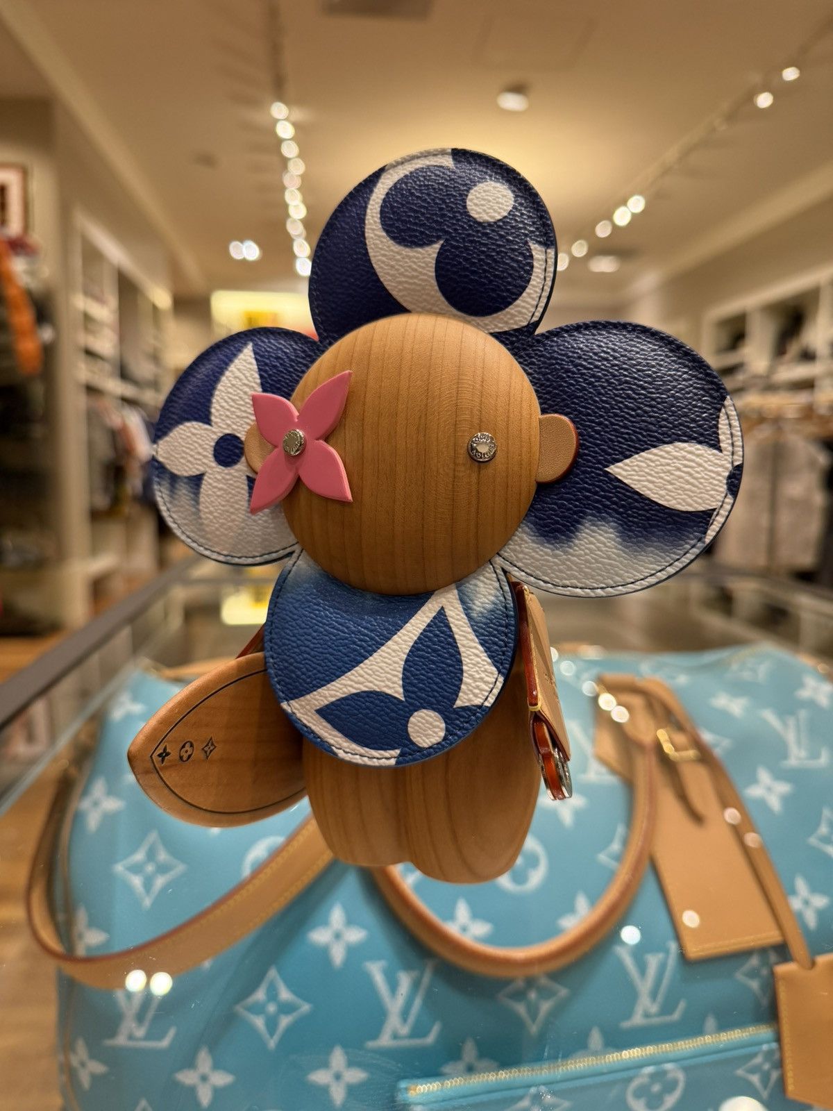 Louis Vuitton Louis Vuitton Escale Monogram Surf Vivienne Figurine Size ONE SIZE - 2 Thumbnail