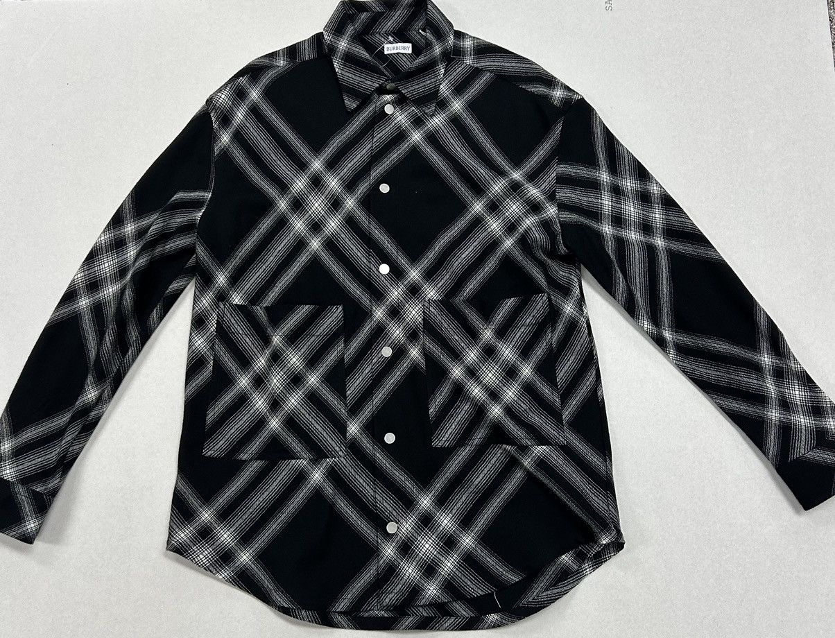 Burberry Burberry Black Checked Wool Shirt Size US S / EU 44-46 / 1 - 1 Thumbnail