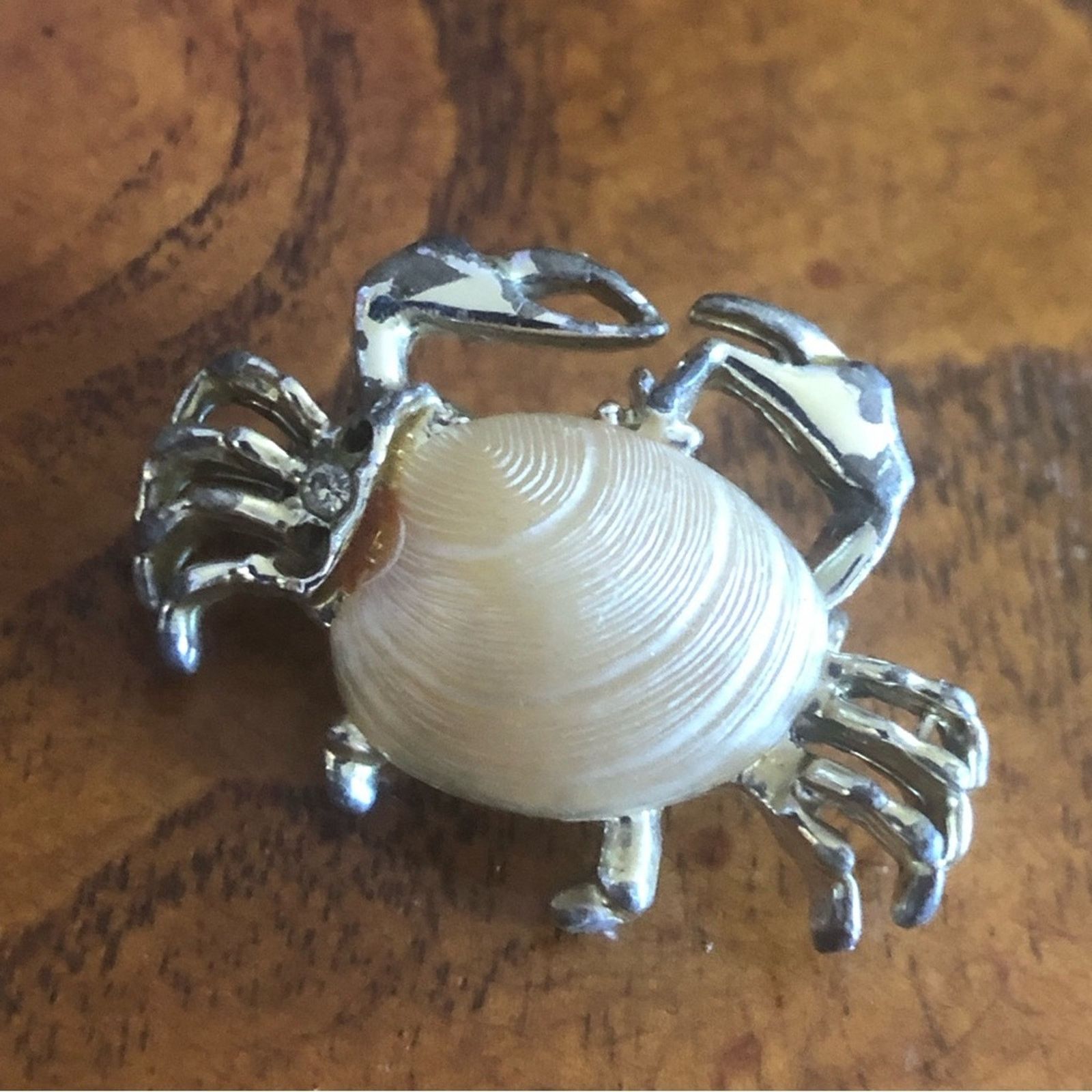 Vintage Vintage genuine shell accent crab brooch pin Size ONE SIZE - 1 Thumbnail