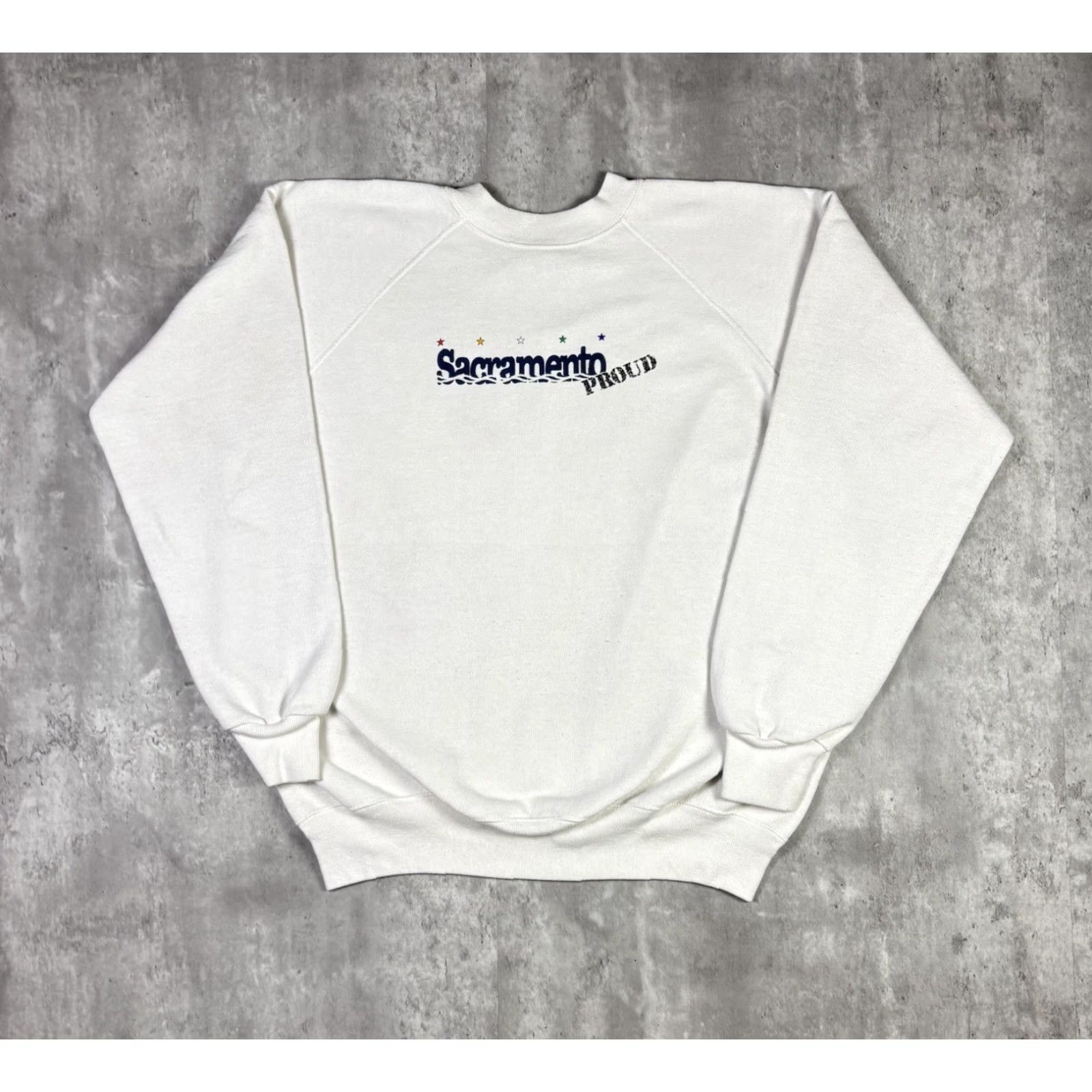 Vintage VINTAGE Sacramento Proud Sweatshirt White Crewneck Adult XL 80s Men Pullover Cotton Blend Gildan Heavy Blend All Seasons Size US XL / EU 56 / 4 - 2 Thumbnail