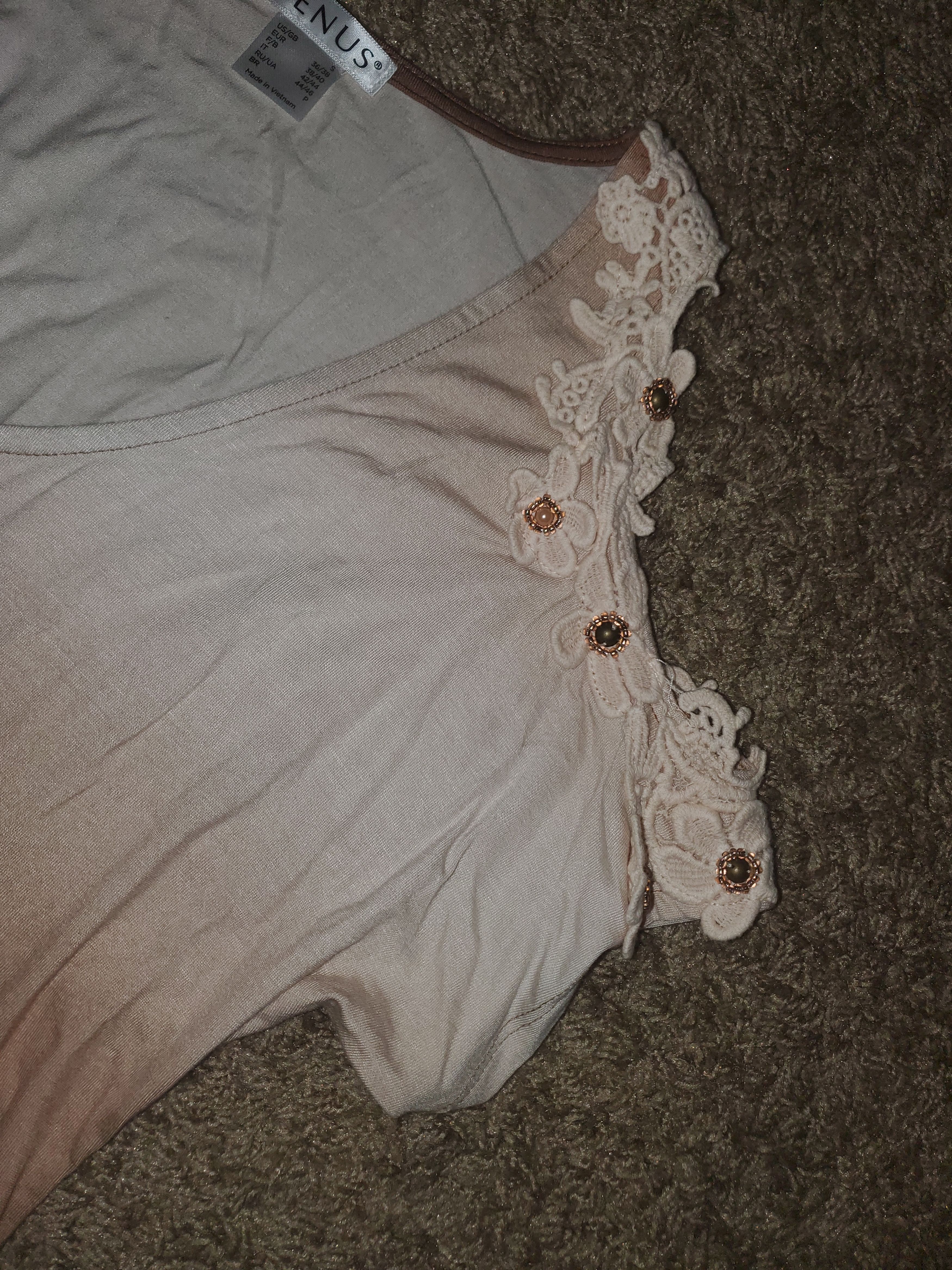 Venus Cold shoulder V-neck Ombre Embellished Flower Blouse Size S / US 4 / IT 40 - 4 Thumbnail