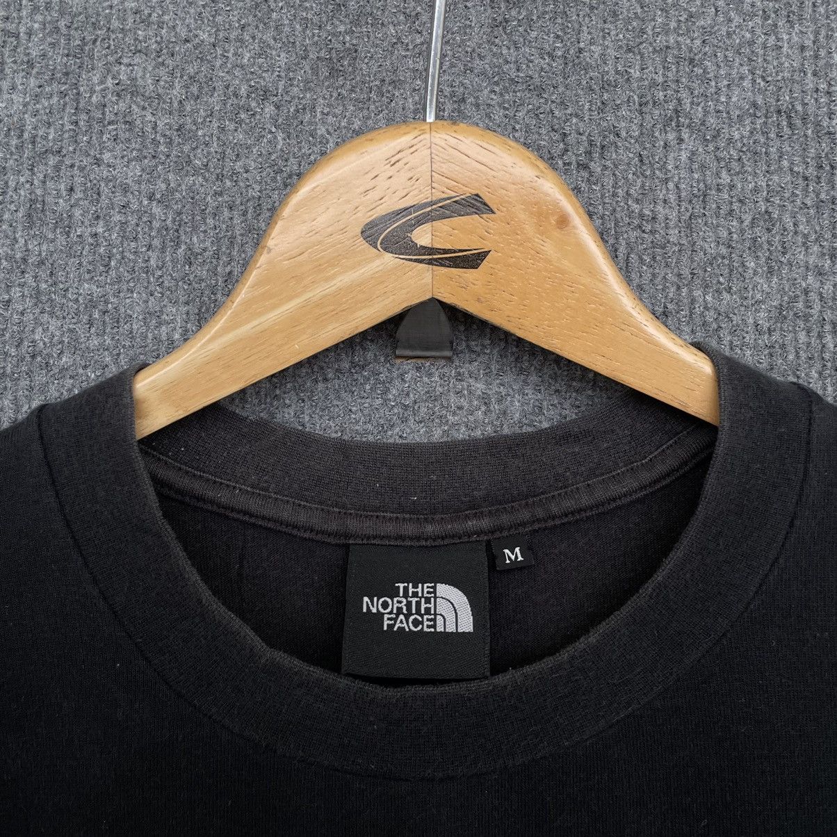 The North Face Vintage TNF Essentials T Shirt Black on Black Size US M / EU 48-50 / 2 - 4 Thumbnail