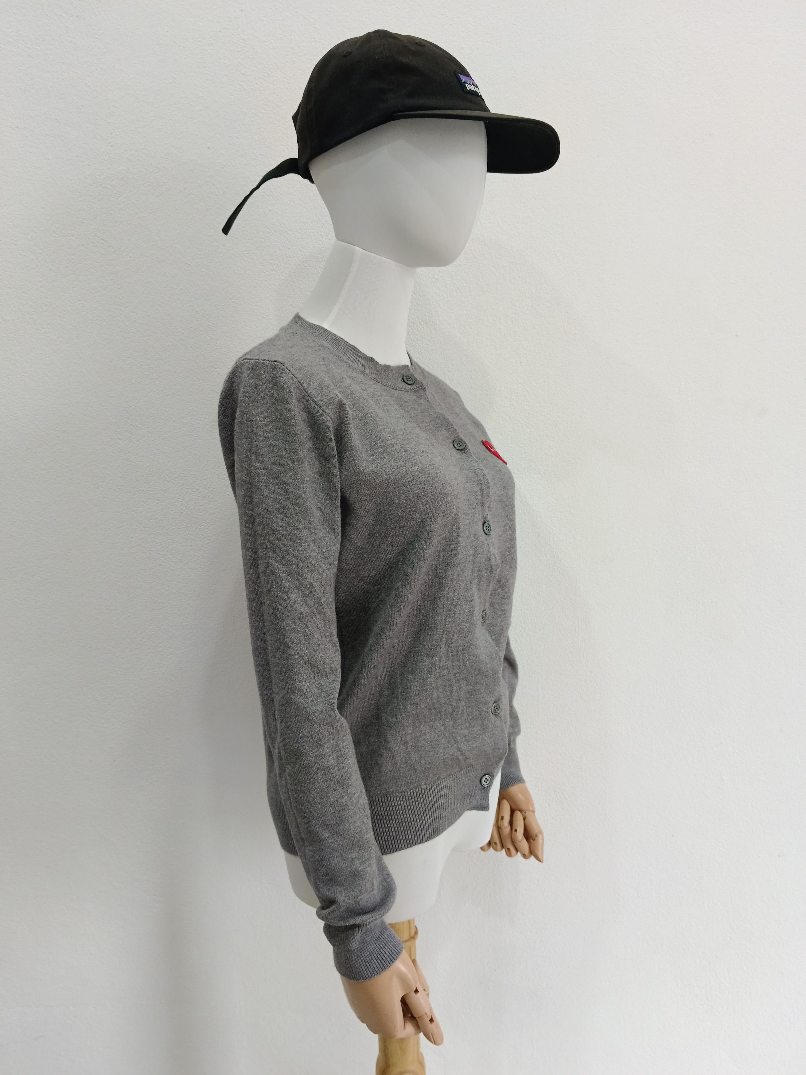 Comme des Garcons CDG PLAY CARDIGAN Size M / US 6-8 / IT 42-44 - 2 Thumbnail