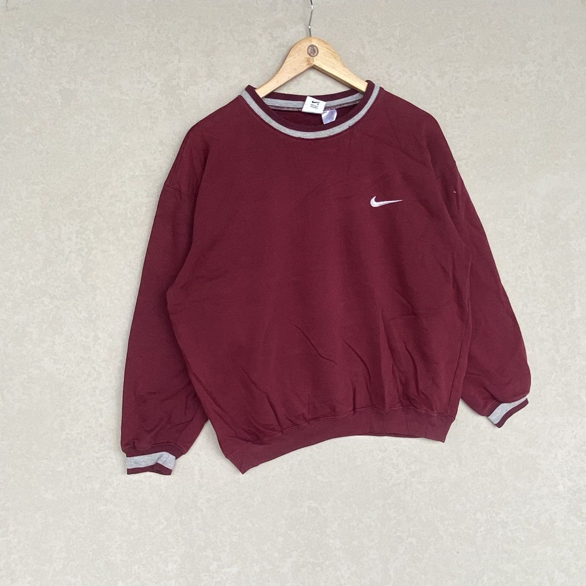 Other Vintage Nike Small Embroidered Crewneck Sweatshirt Size S Size US S / EU 44-46 / 1 - 3 Thumbnail