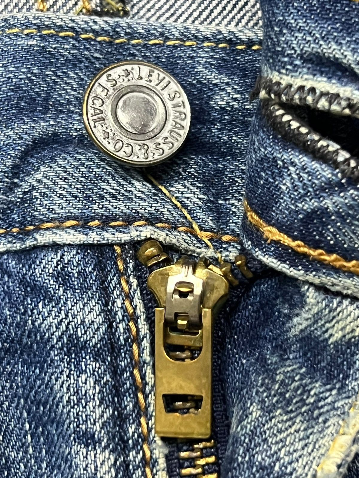 Levi's Vintage Levi’s 502 - Faded Whisker Wash, Distressed Denim Size US 32 / EU 48 - 12 Thumbnail