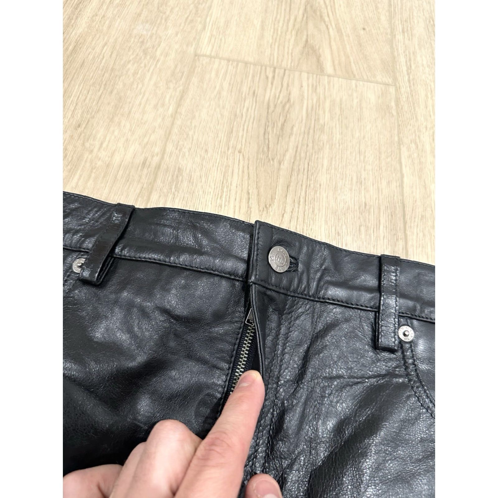 Polo Ralph Lauren VINTAGE Polo Ralph Lauren Leather Skirt Womens 14 Black Mini Short Retro Button Pockets Lined Size 36" / US 14 / IT 50 - 4 Thumbnail