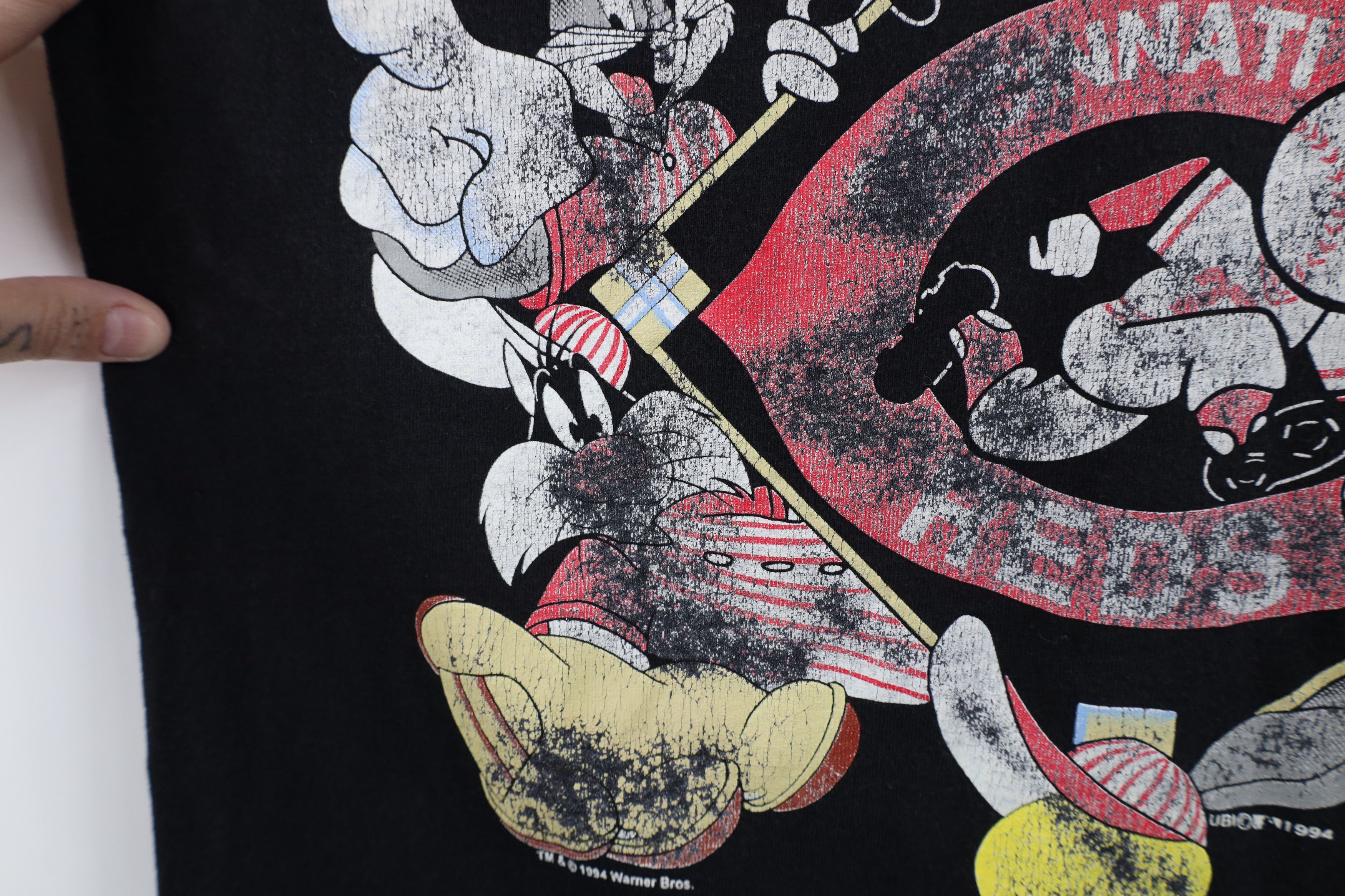 Vintage Vintage 90s Looney Tunes Reds Baseball T-Shirt USA Size US XL / EU 56 / 4 - 7 Thumbnail