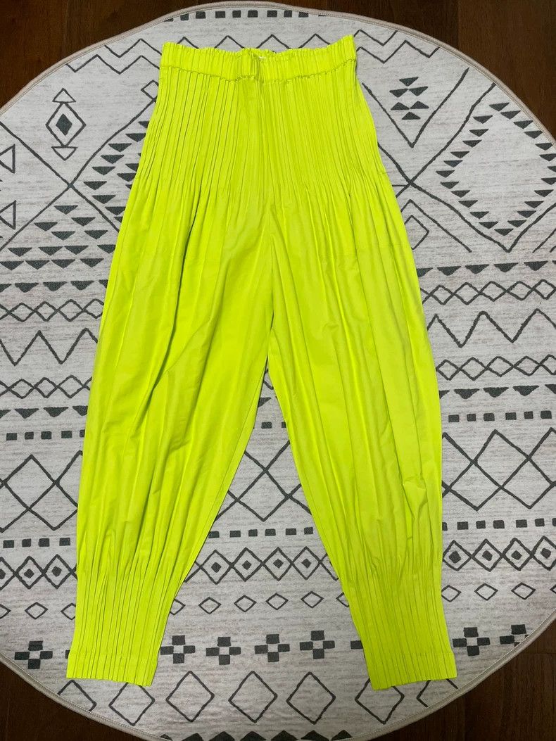 Issey Miyake Issey Miyake Pleats Please Puff Pants - dmc Size US 26 / EU 42 - 1 Thumbnail