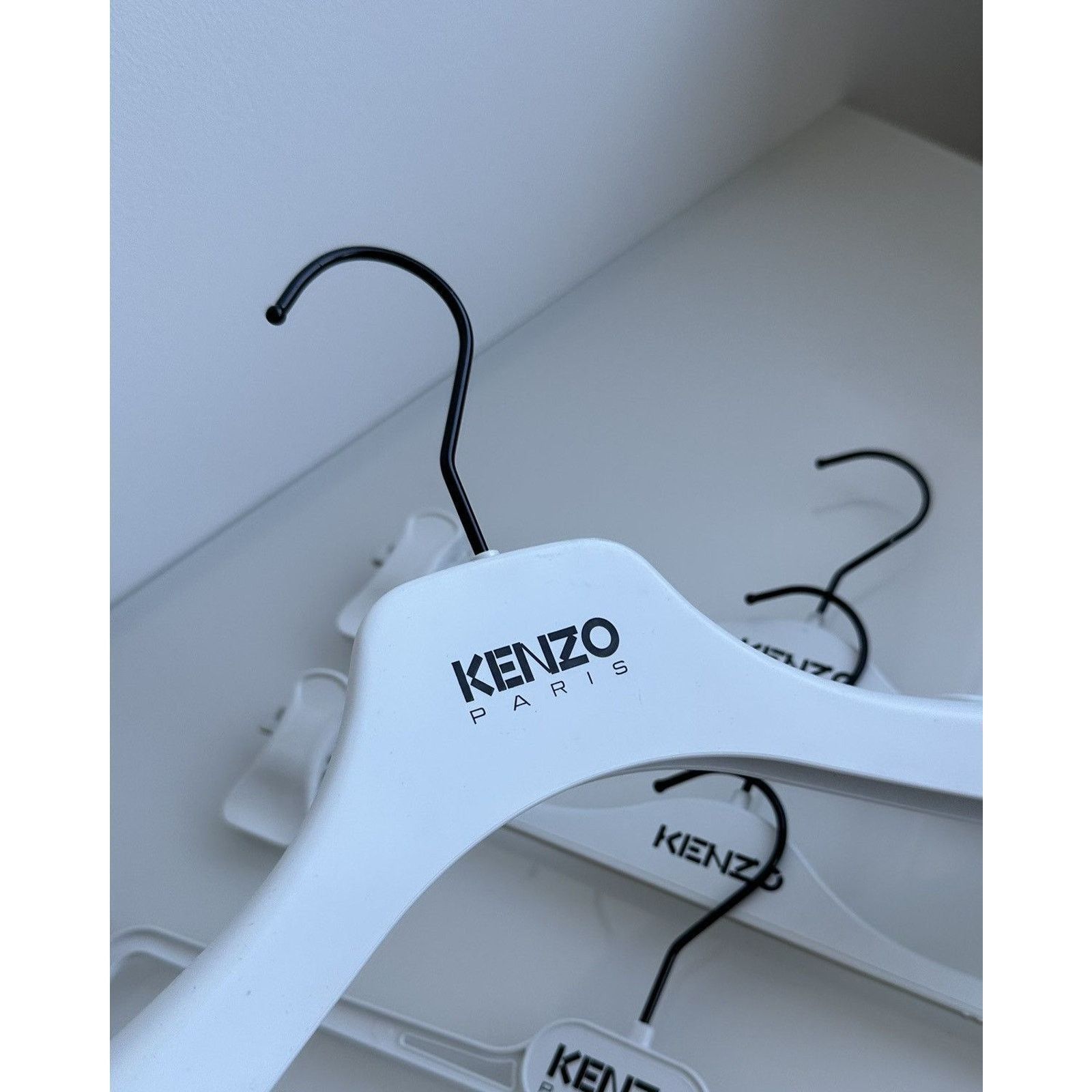 Kenzo Kenzo paris premium made in italy metal plastic white hanger Size ONE SIZE - 5 Thumbnail