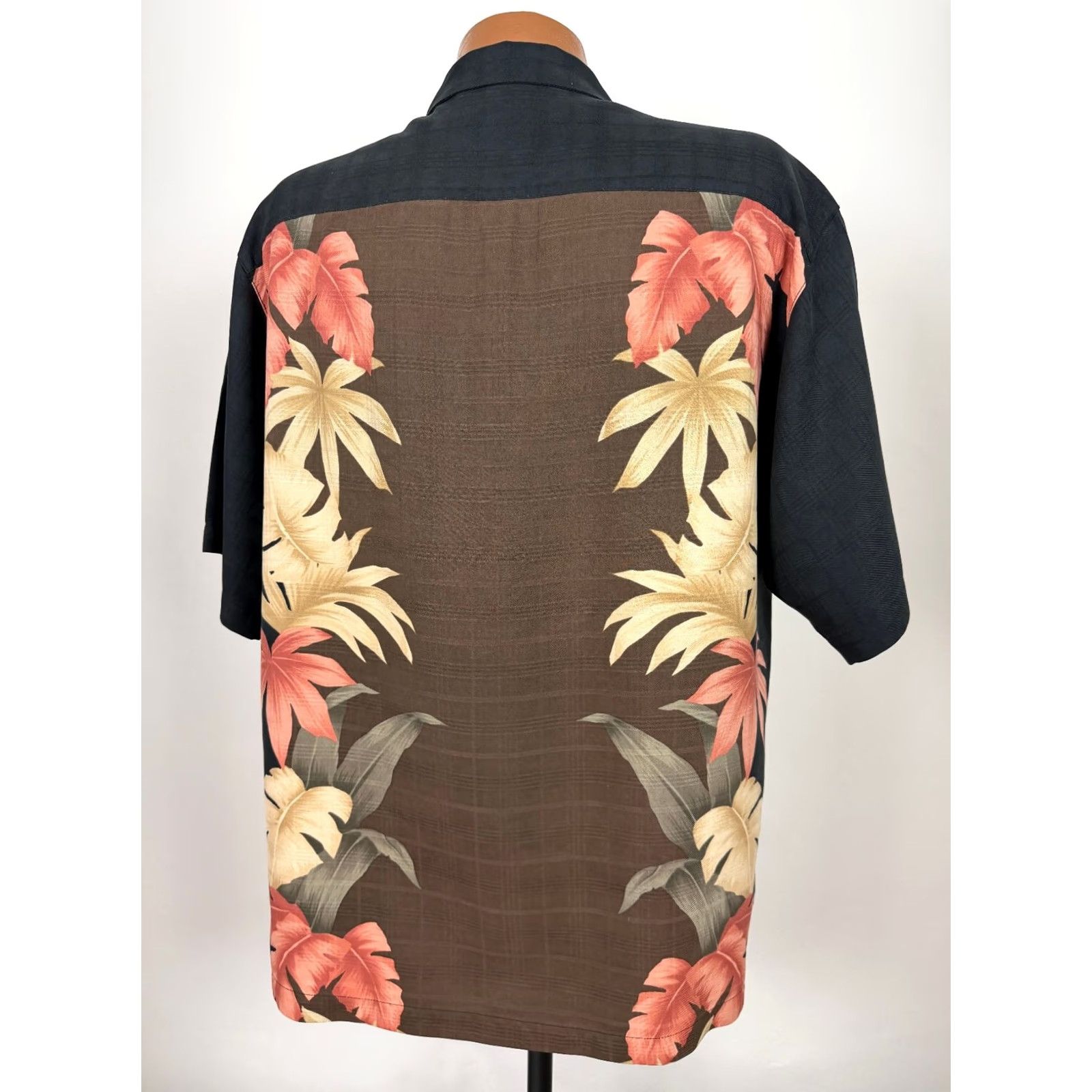 Tommy Bahama Tommy Bahama Shirt Men Medium Silk Panel Print Hawaiian Leaf Brown Black Aloha Shirt Size US M / EU 48-50 / 2 - 7 Thumbnail
