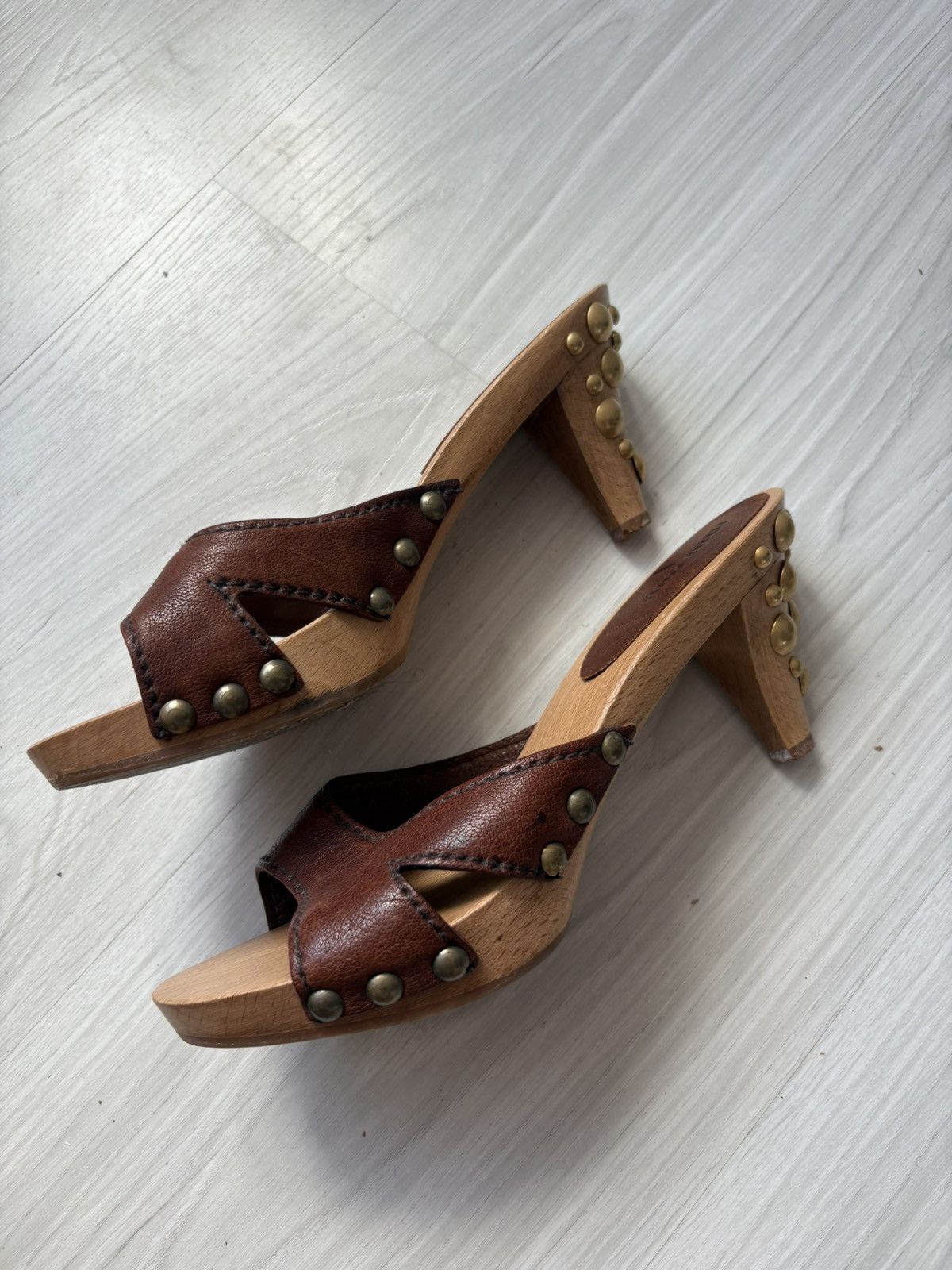 Miu Miu Miumiu clog mules Size US 7.5 / IT 37.5 - 9 Thumbnail