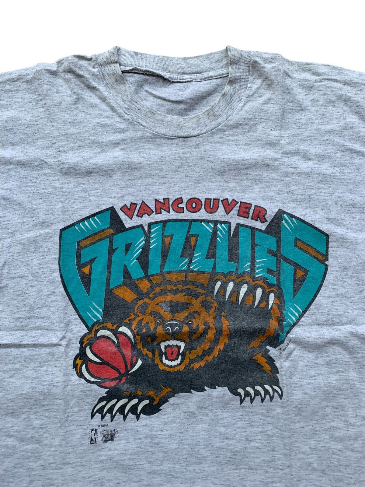 Vintage Vintage NBA Vancouver Grizzlies Salem Sportswear T-Shirt Size US XL / EU 56 / 4 - 3 Thumbnail
