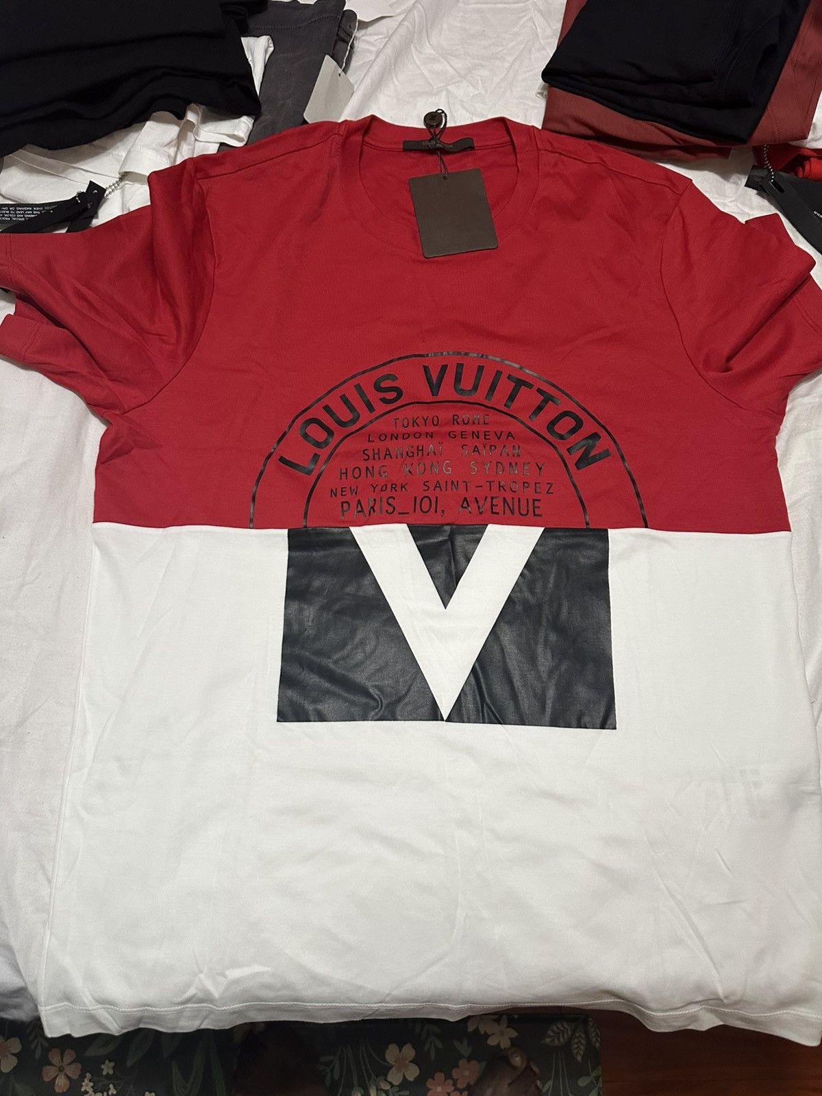 Louis Vuitton Louis Vuitton T-shirt Size US XL / EU 56 / 4 - 1 Thumbnail