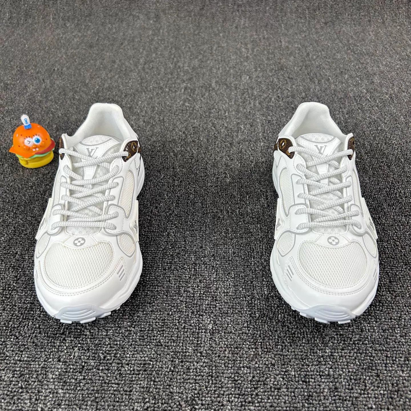 Louis Vuitton LV White Monogram Sneakers Worn Twice Size 37 HB6660 Size US 6.5 / IT 36.5 - 2 Thumbnail