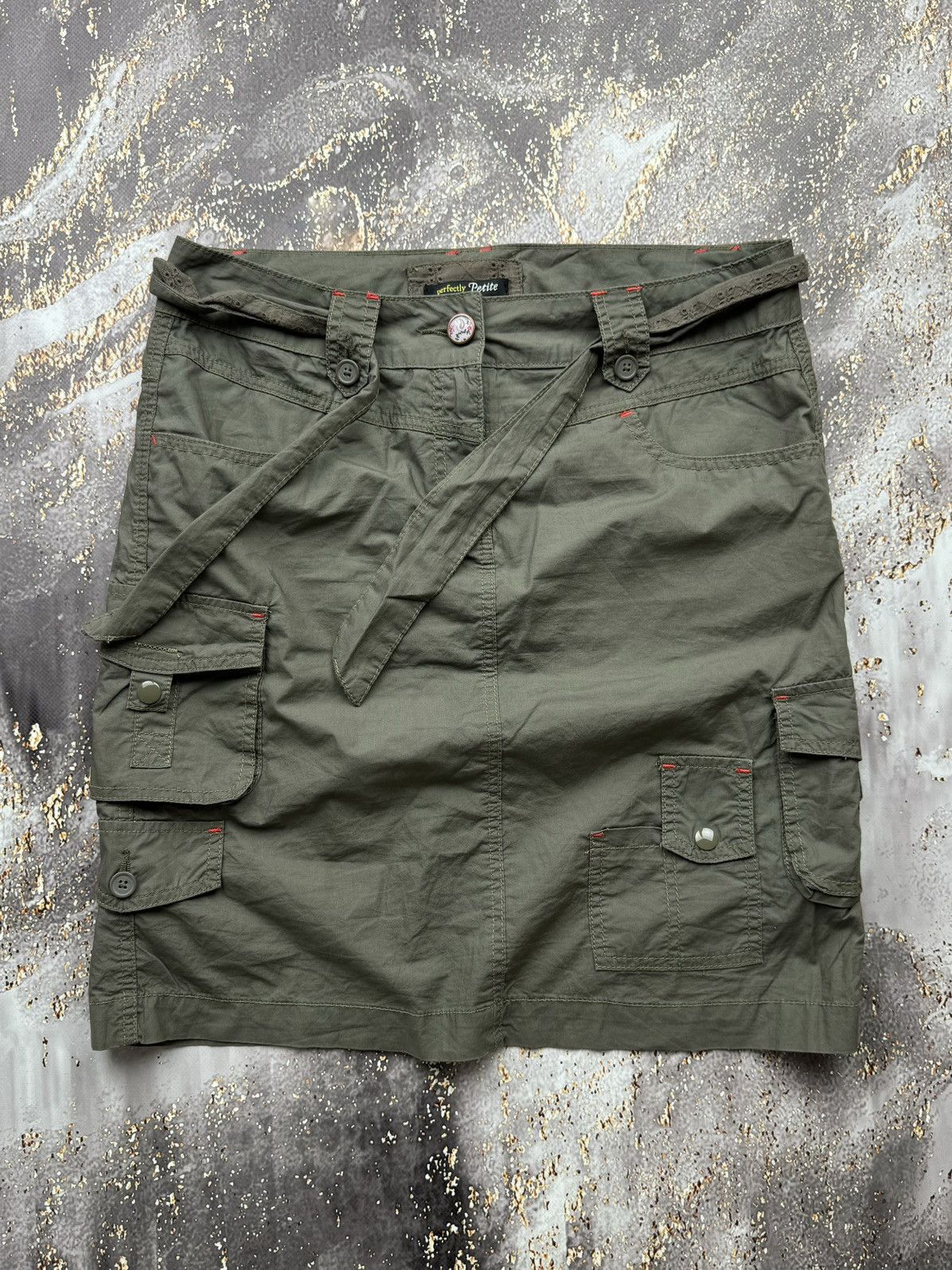 Japanese Brand Vintage Cargo Multi Pocket Mini Skirt Size 30" / US 8 / IT 44 - 1 Thumbnail