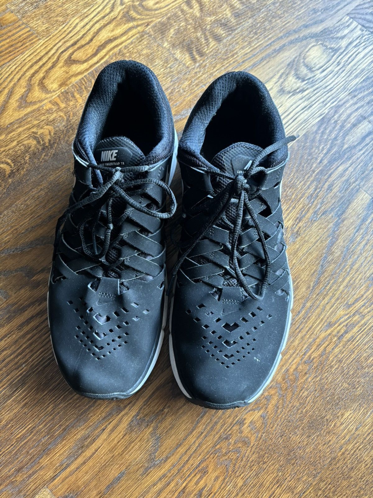 Nike NIKE LUNAR FINGERTRAP SNEAKER BLACK WHITE Grailed