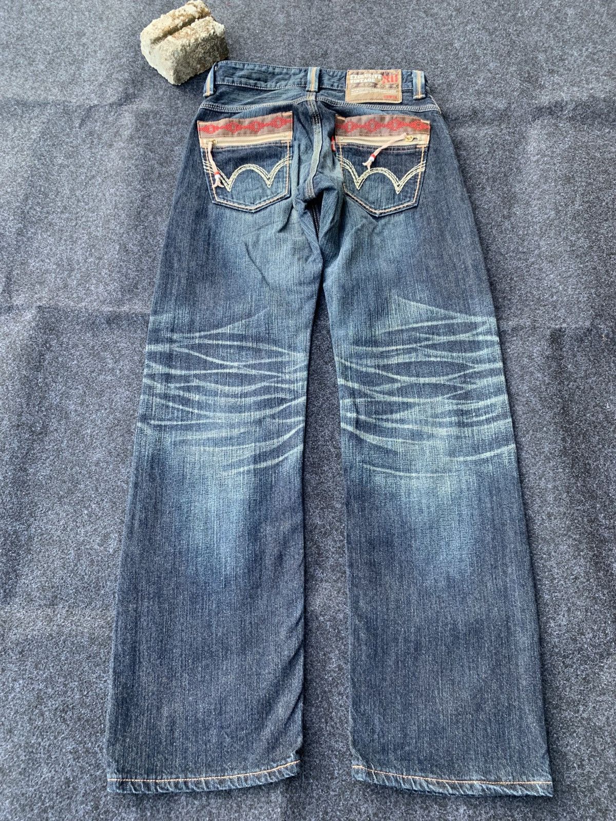 Edwin Edwin exclusive vintage xv nice faded. Size US 30 / EU 46 - 2 Thumbnail