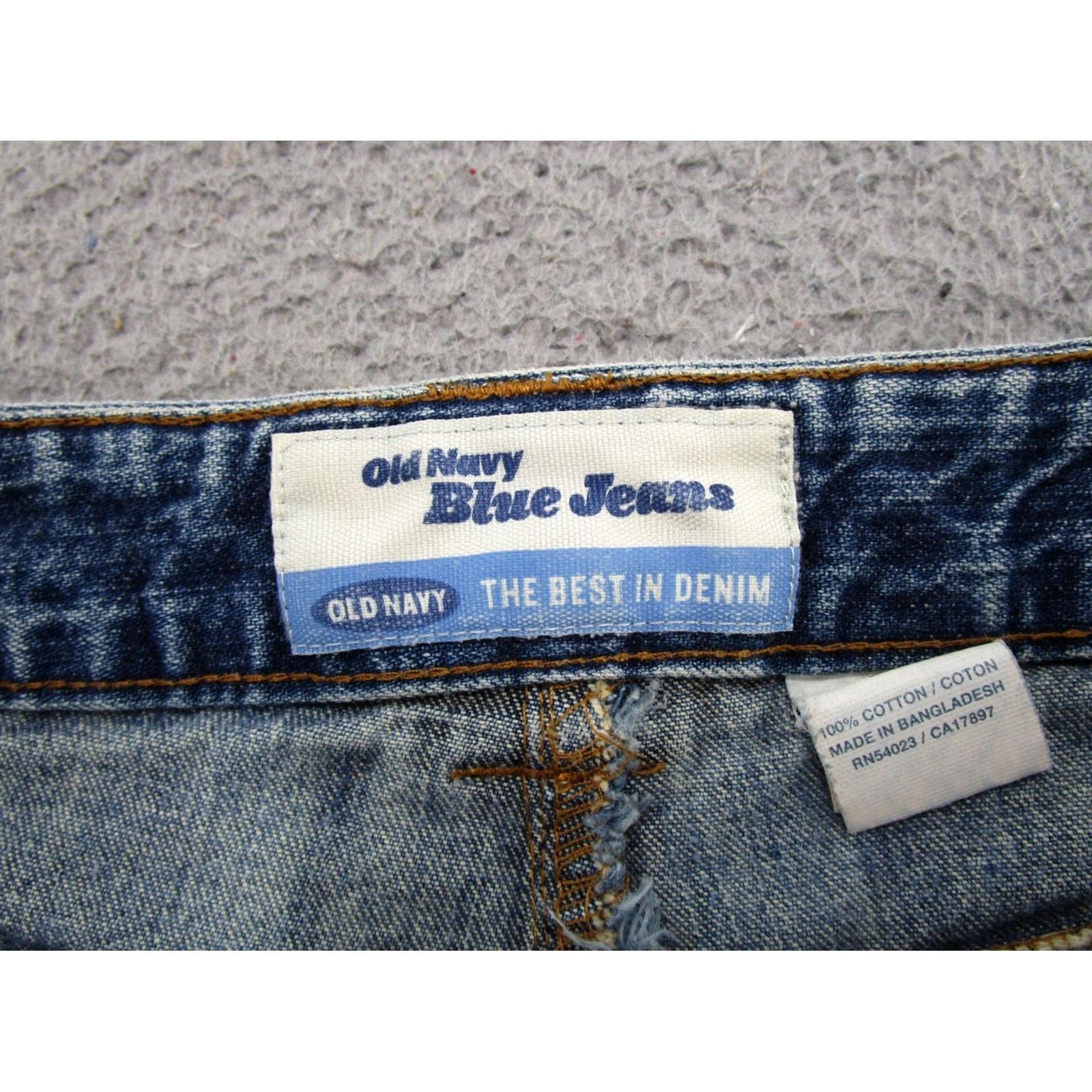 Old Navy Vintage Old Navy High Rise Mom Jeans Shorts Size 10 5-Pocket Denim Blue Women Regular (Adult) Womens Size 32" / US 10 / IT 46 - 2 Thumbnail