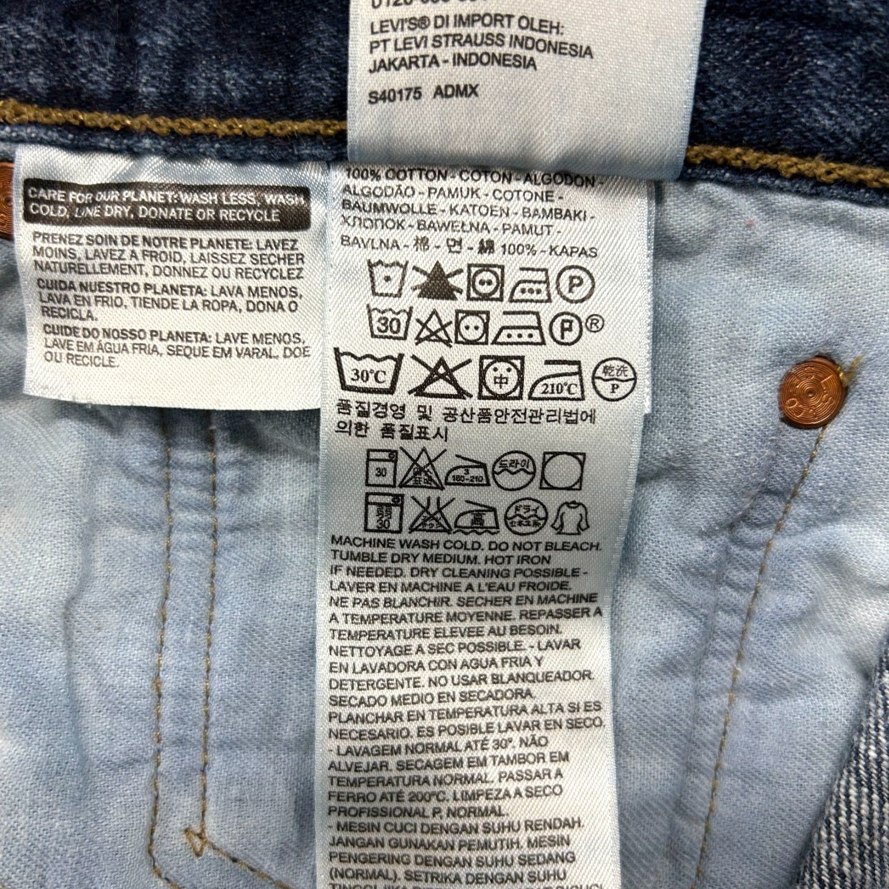 Levi's Levi's 501 Jeans Mens 36x30 Blue Regular Fit Straight Denim Cotton 5-Pocket Jeans Vintage? No. Size US 36 / EU 52 - 6 Thumbnail