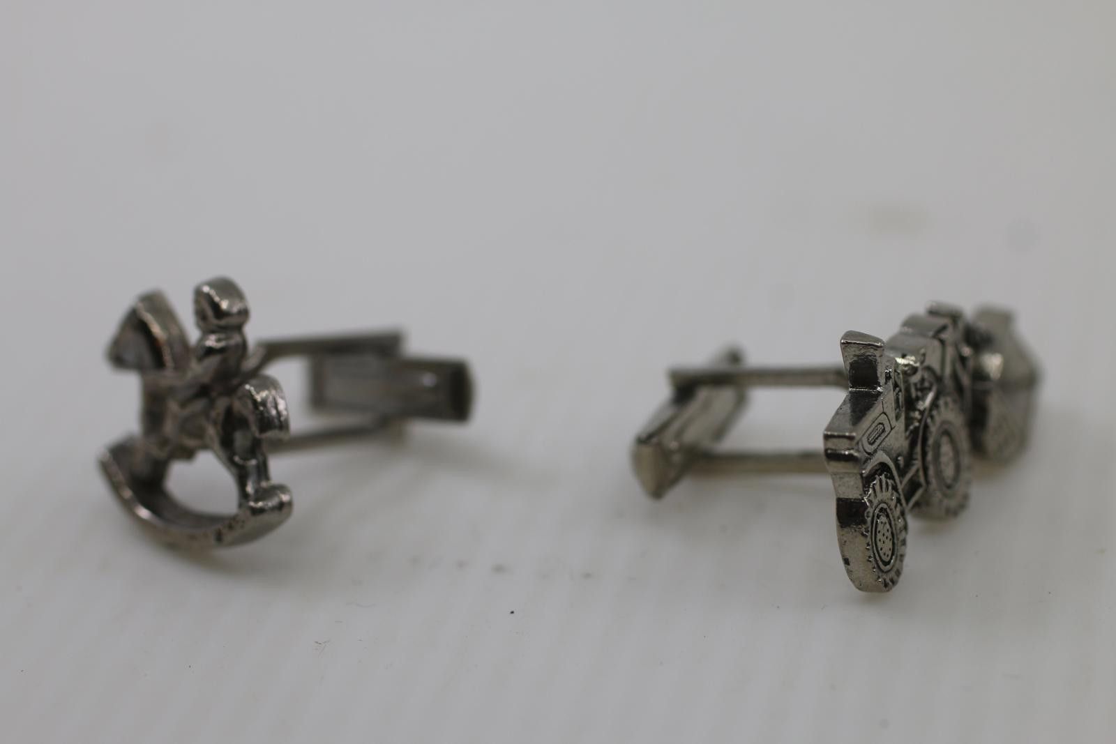 The Unbranded Brand Caterpillar CAT 944 Cufflinks Construction Loader & Horse Size ONE SIZE - 3 Thumbnail
