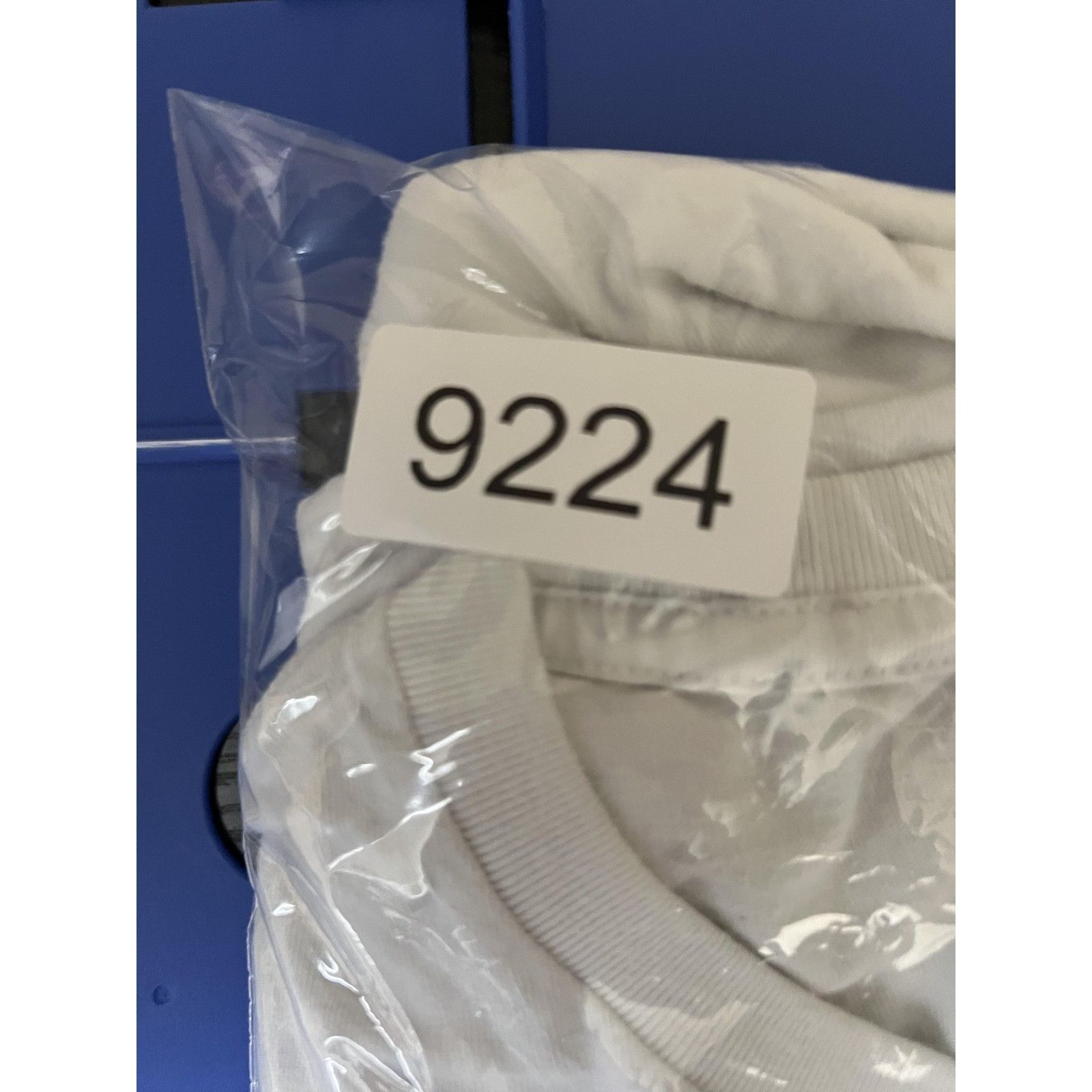 Uniqlo KAWS Uniqlo UT T-Shirt Mens Large White Pink BFF Companion S Size US L / EU 52-54 / 3 - 13 Thumbnail