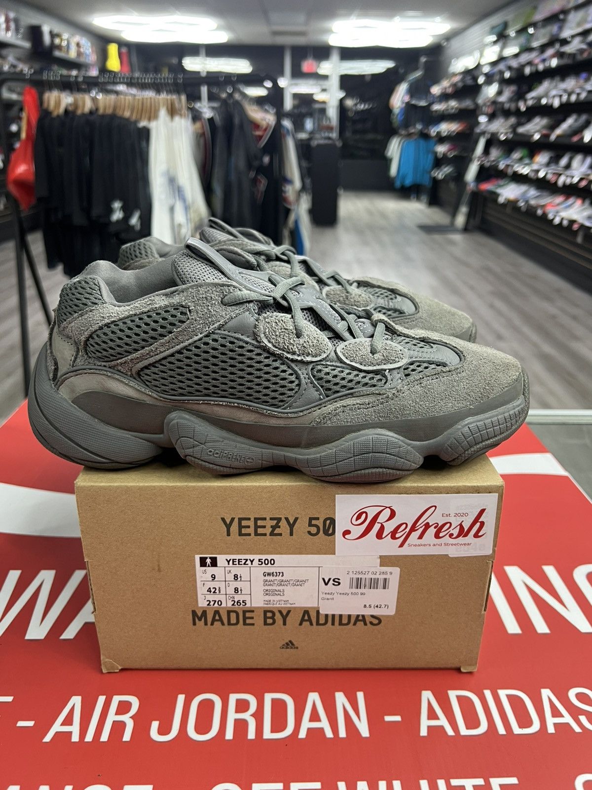Yeezy Yeezy 500 Granite Size 9 Size US 9 / EU 42 - 1 Thumbnail