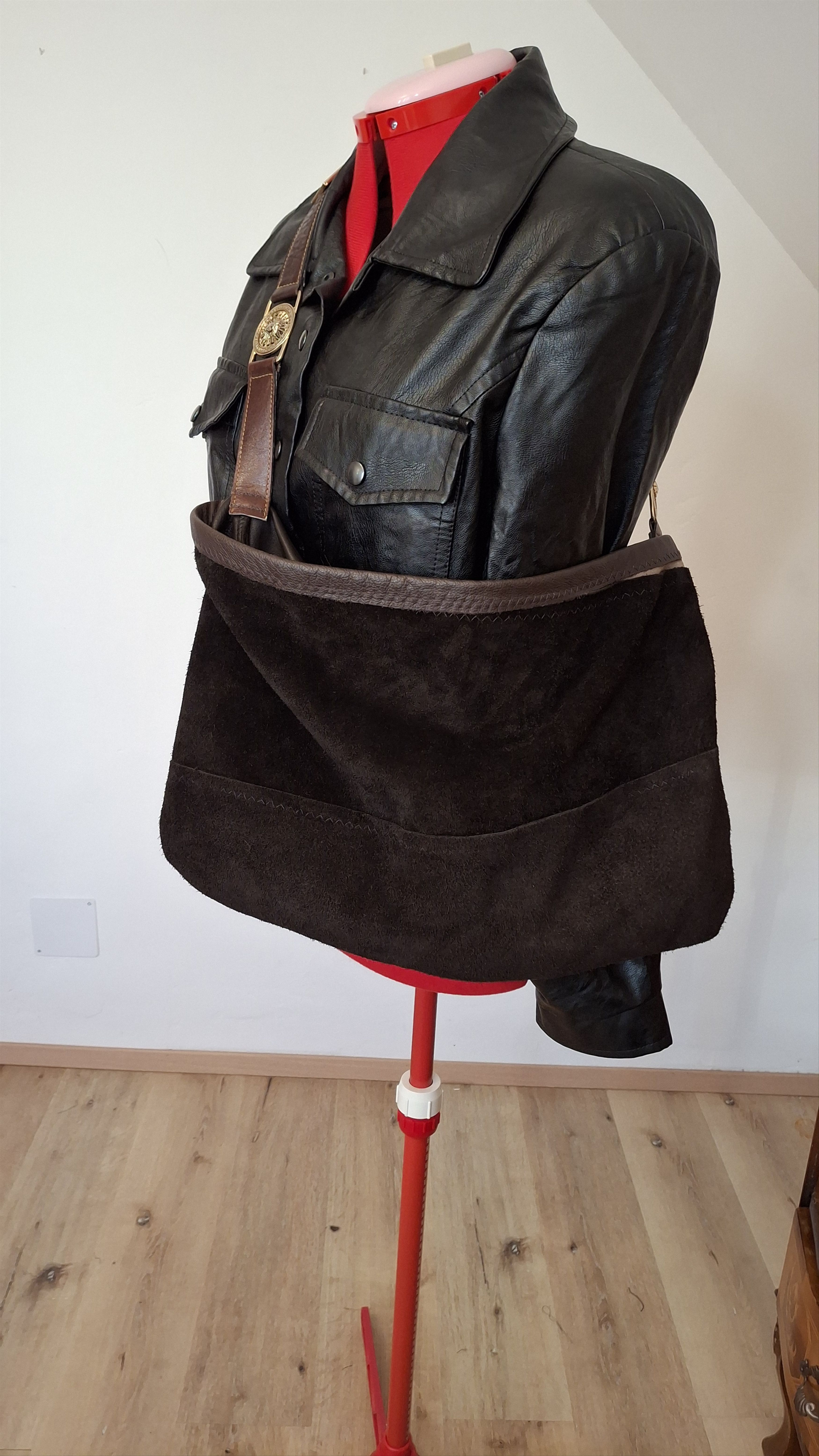 Handmade Custom Leather Hunter Bag - Hand-Painted - Medusa Strap Size ONE SIZE - 15 Thumbnail