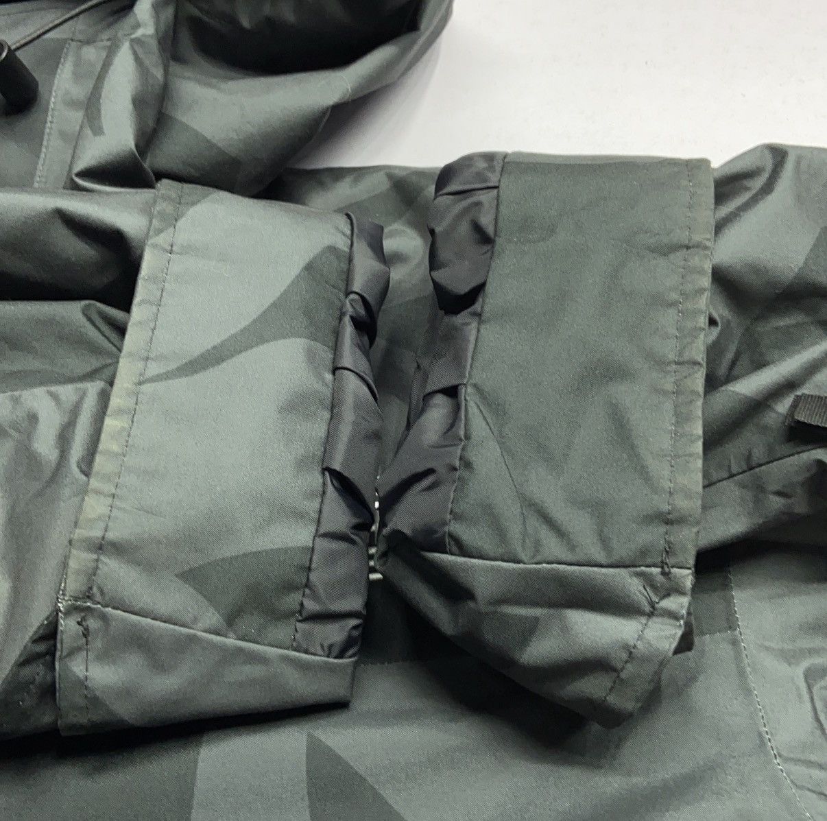 Kaws × The North Face The North Face x KAWS Retro 1986 Mountain Jacket Size US L / EU 52-54 / 3 - 10 Thumbnail
